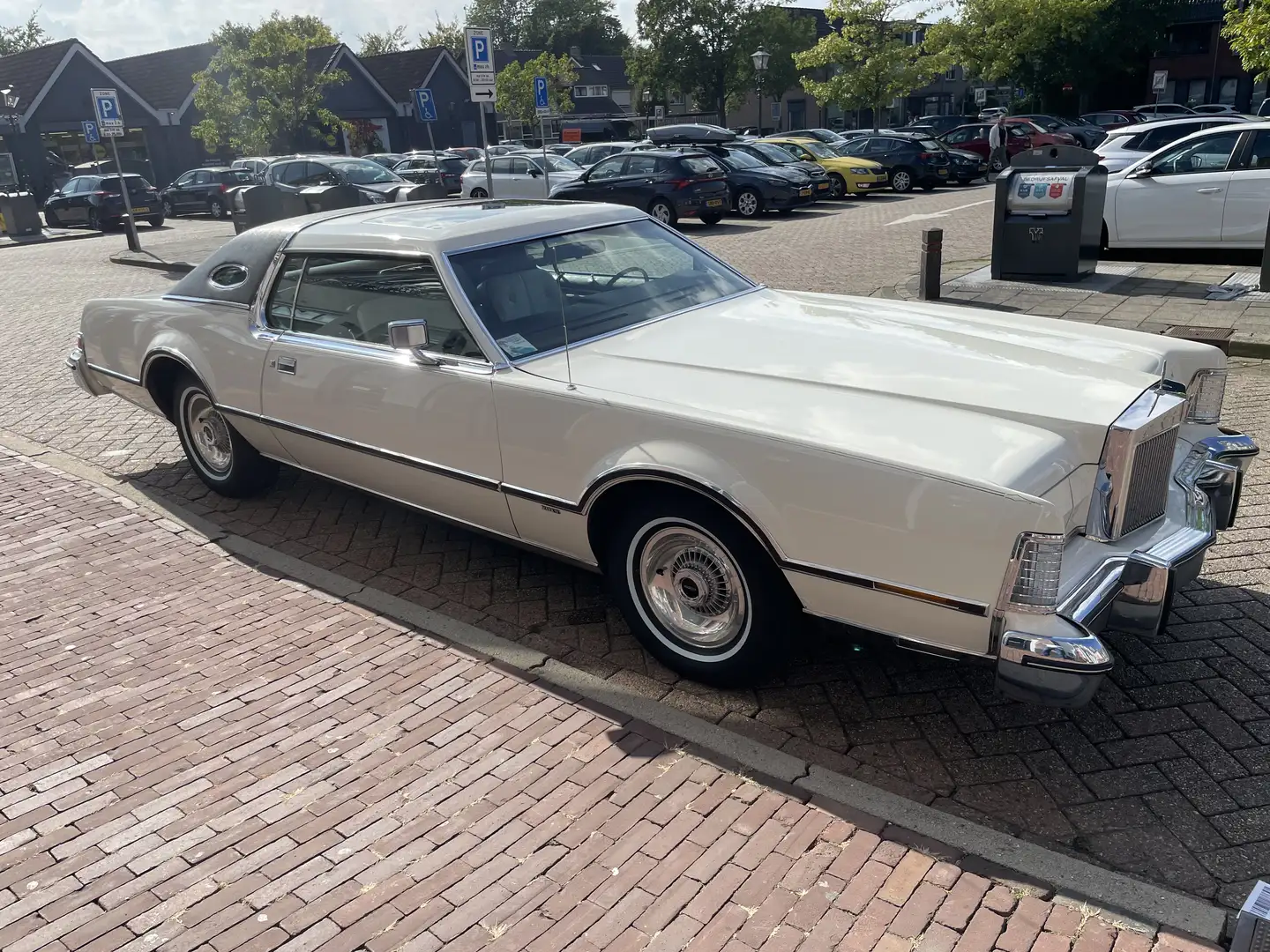 Lincoln Mark Mark IV Biały - 2