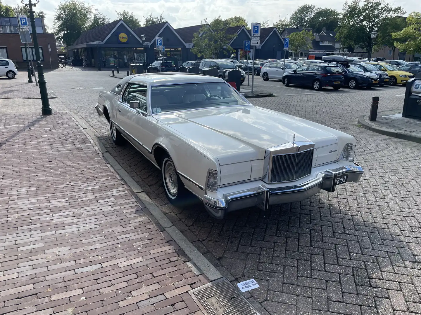 Lincoln Mark Mark IV Biały - 1