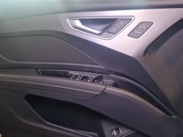 Audi Q4 e-tron view 14