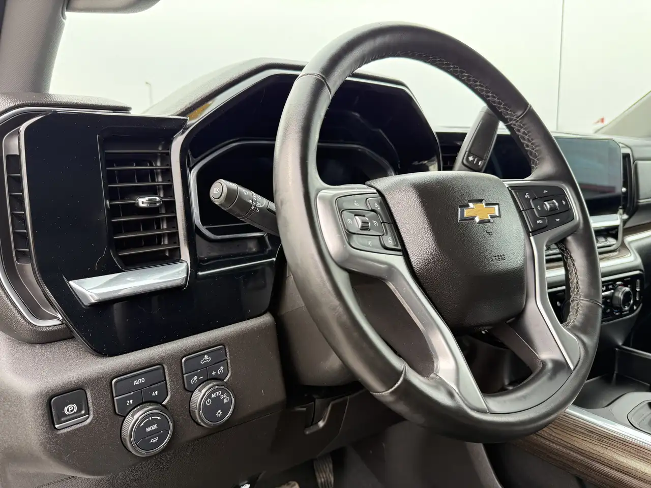Chevrolet Silverado 1500 снимка Chevrolet Silverado 1500