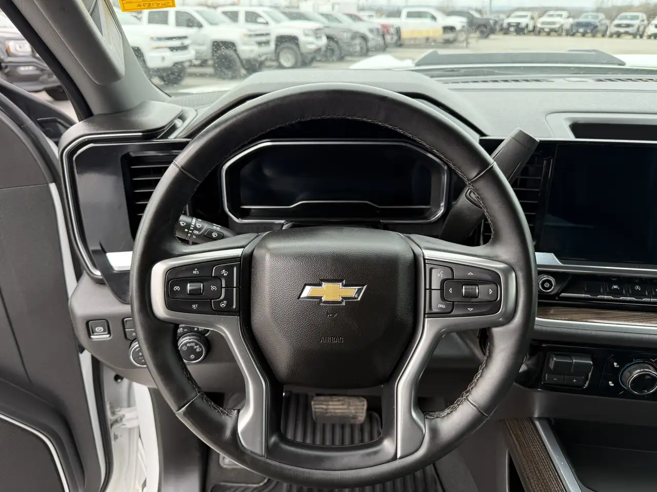 Chevrolet Silverado 1500 снимка Chevrolet Silverado 1500