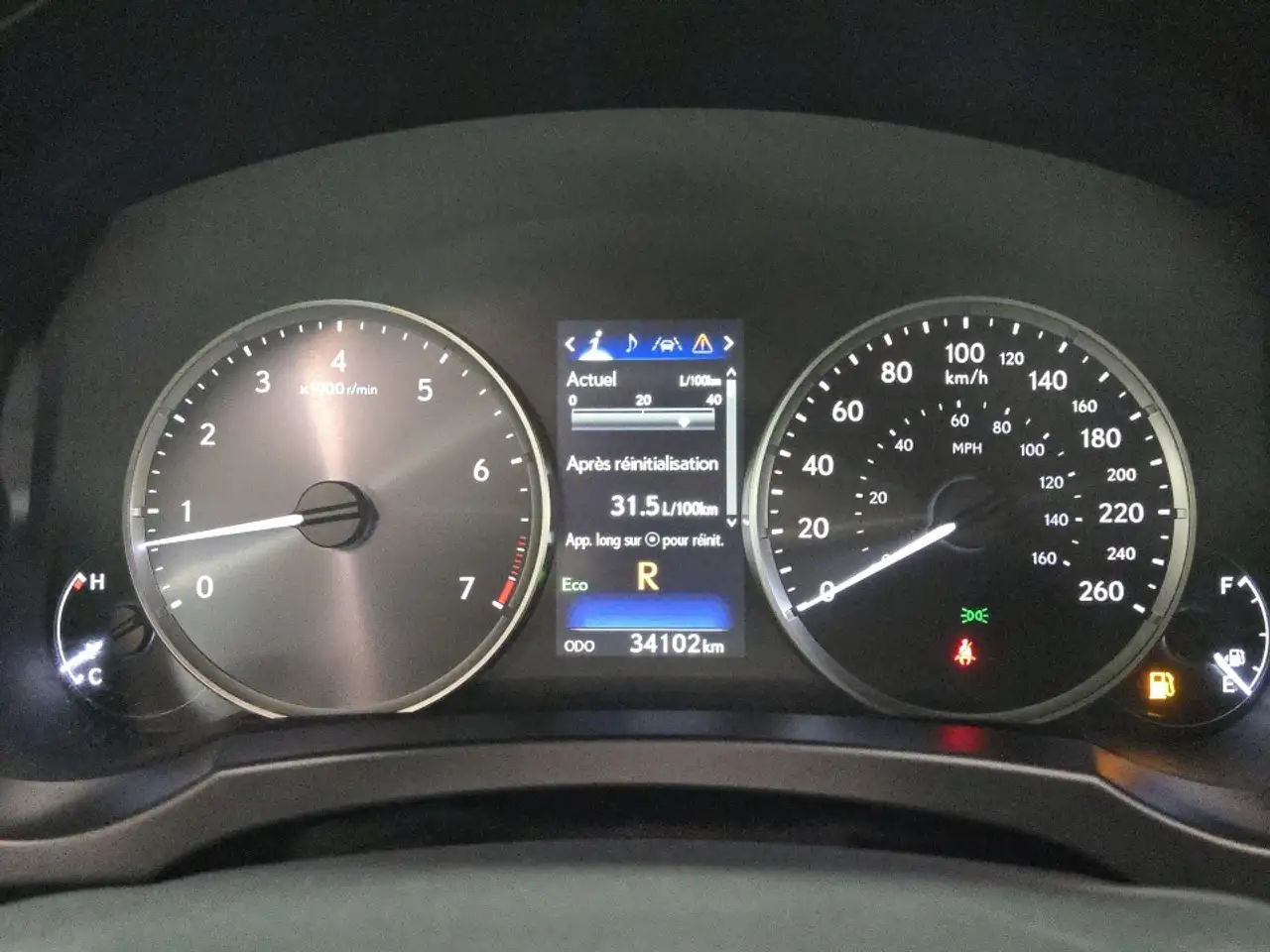 Lexus IS снимка Lexus IS
