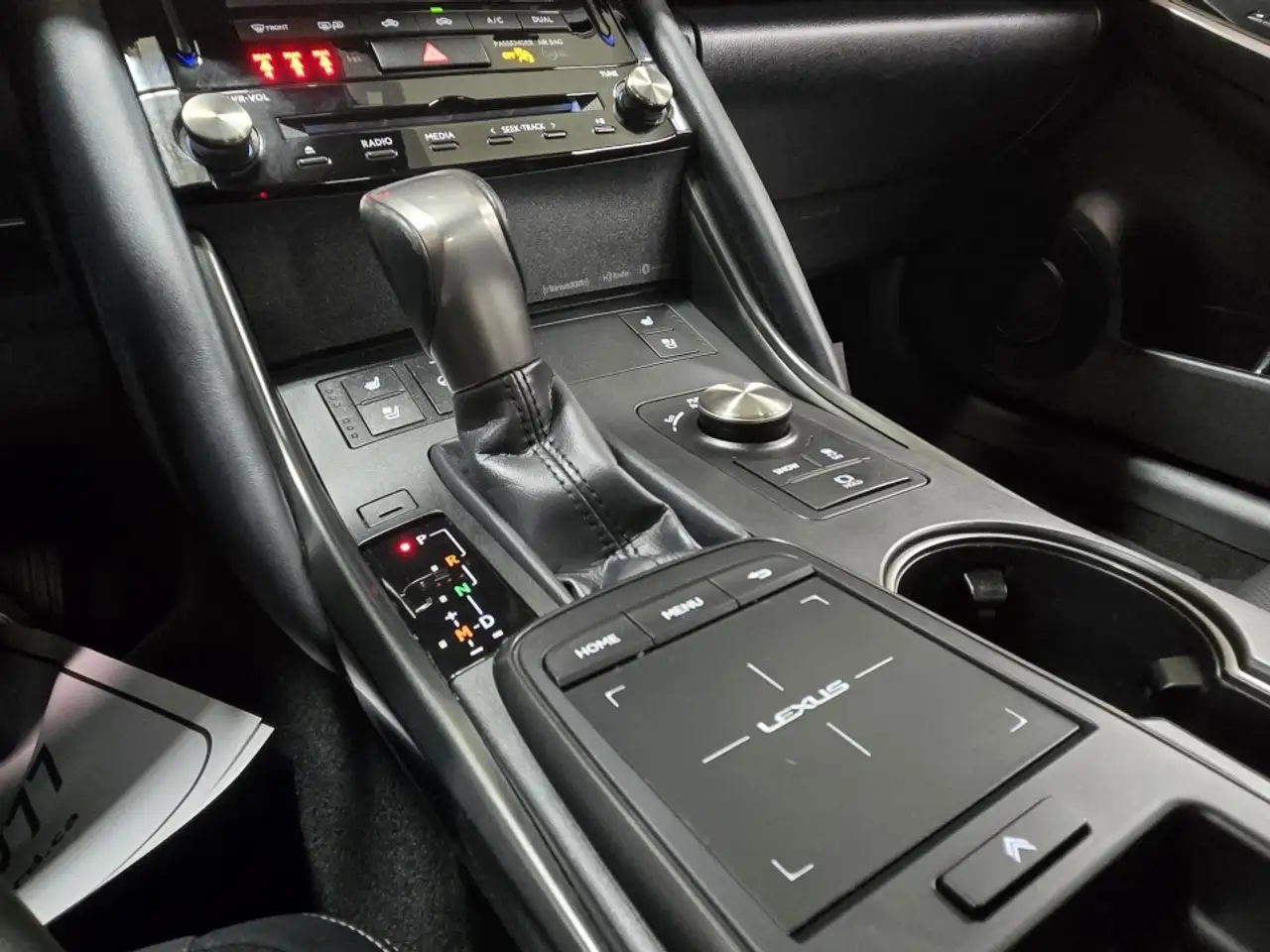 Lexus IS снимка Lexus IS