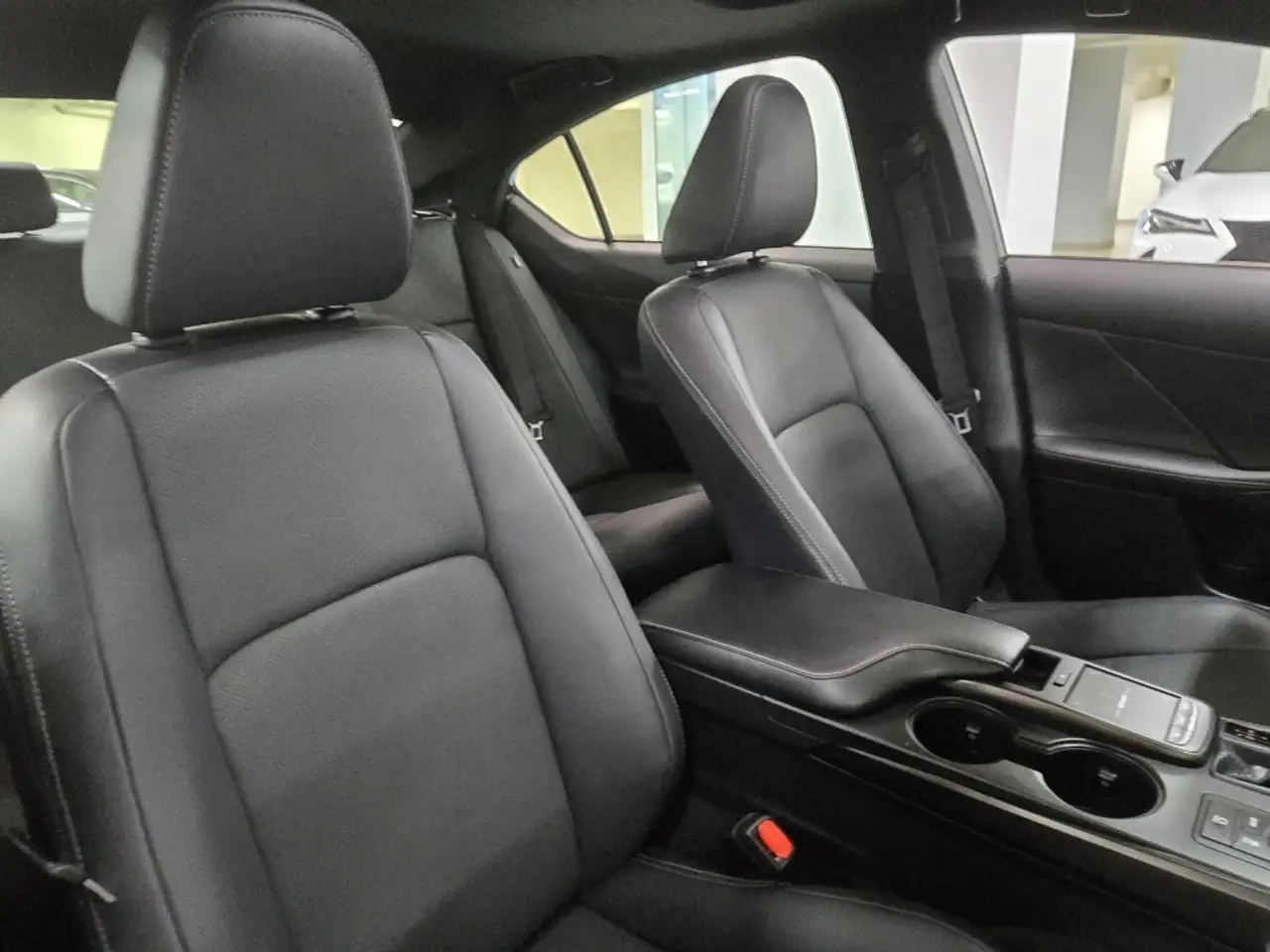 Lexus IS снимка Lexus IS