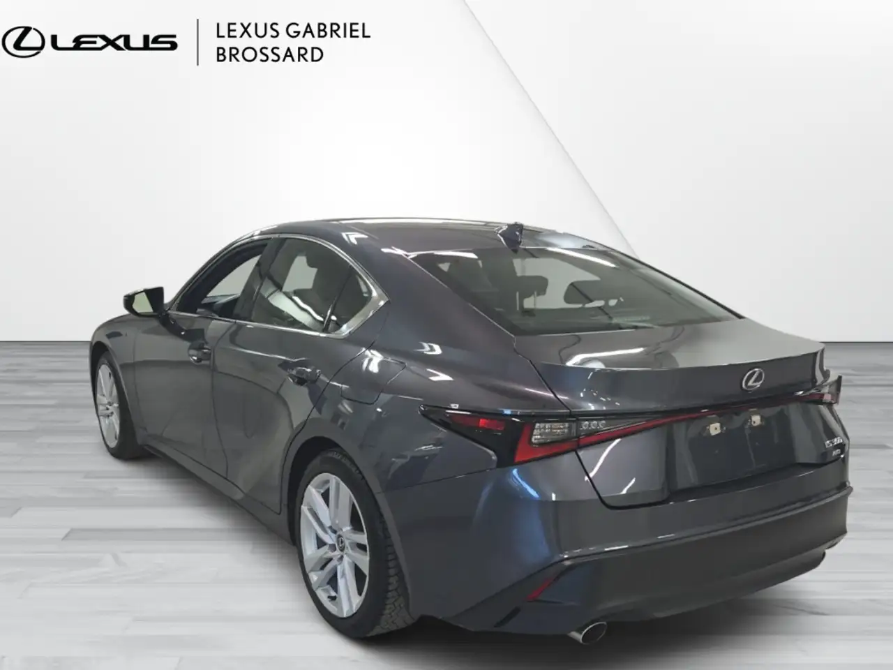 Lexus IS снимка Lexus IS