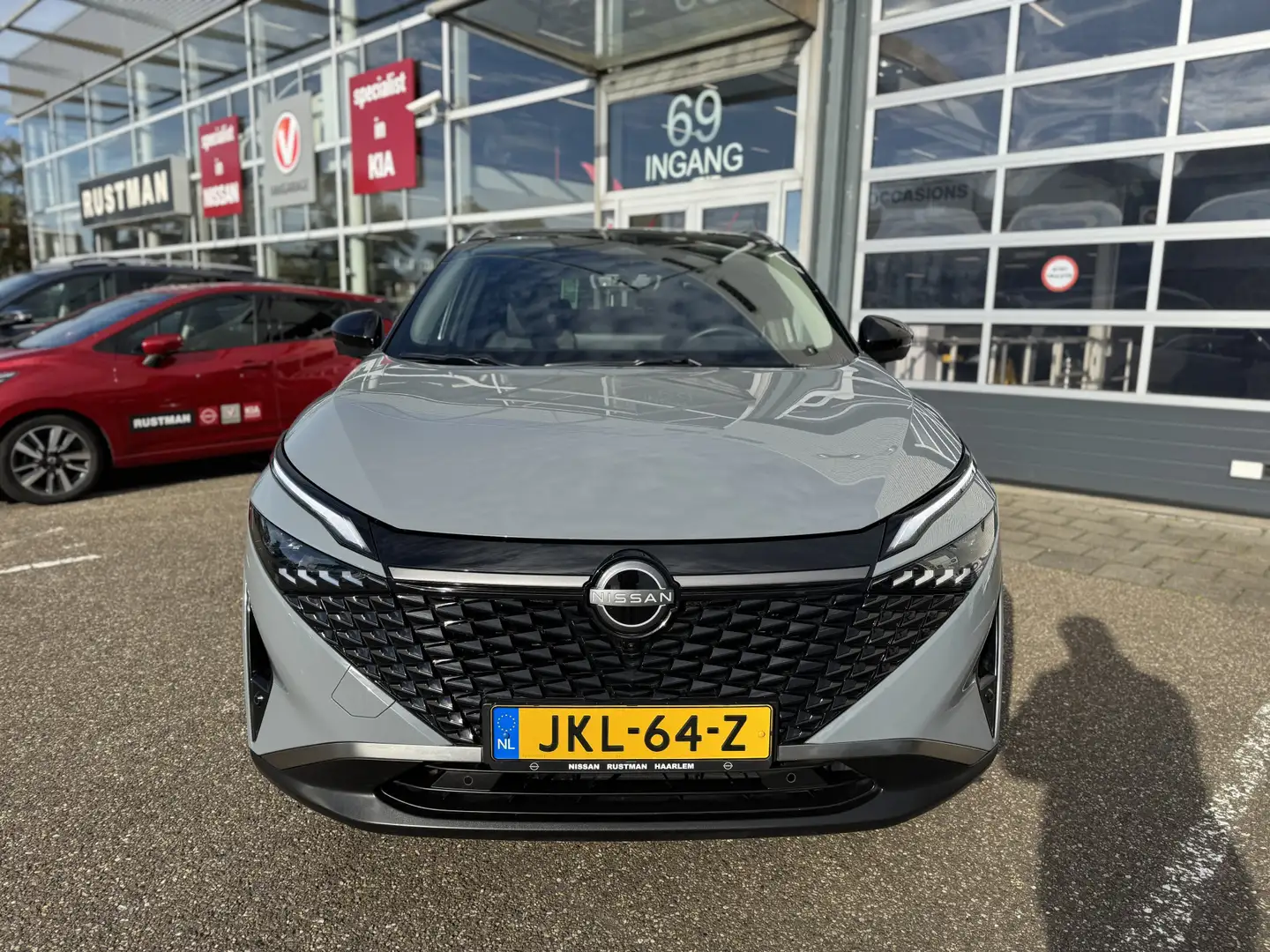 Nissan Qashqai Automaat 1.3 MHEV Xtronic N-Connecta Cold Comfort Grau - 2