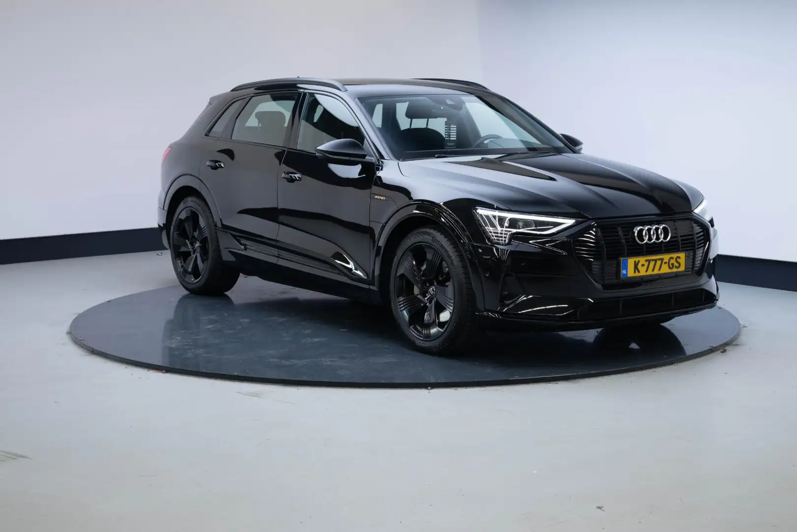 Audi e-tron 55 quattro Business edition 95 kWh Black - 1