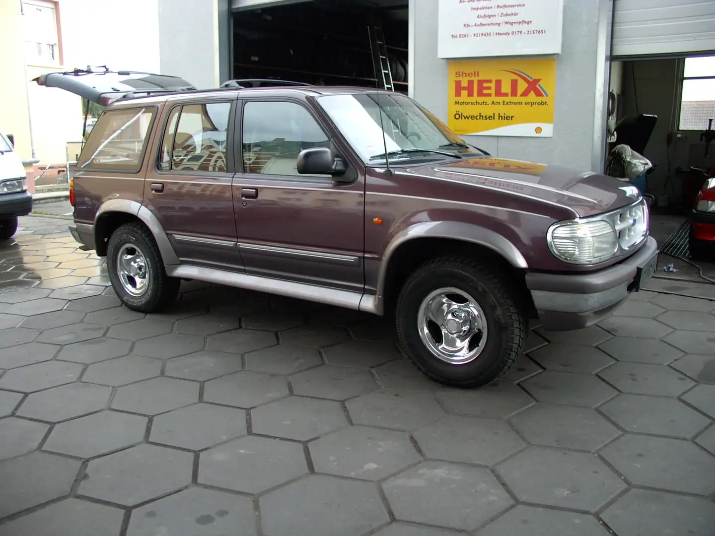Ford Explorer Highclass 4,0 Allrad Lila - 2
