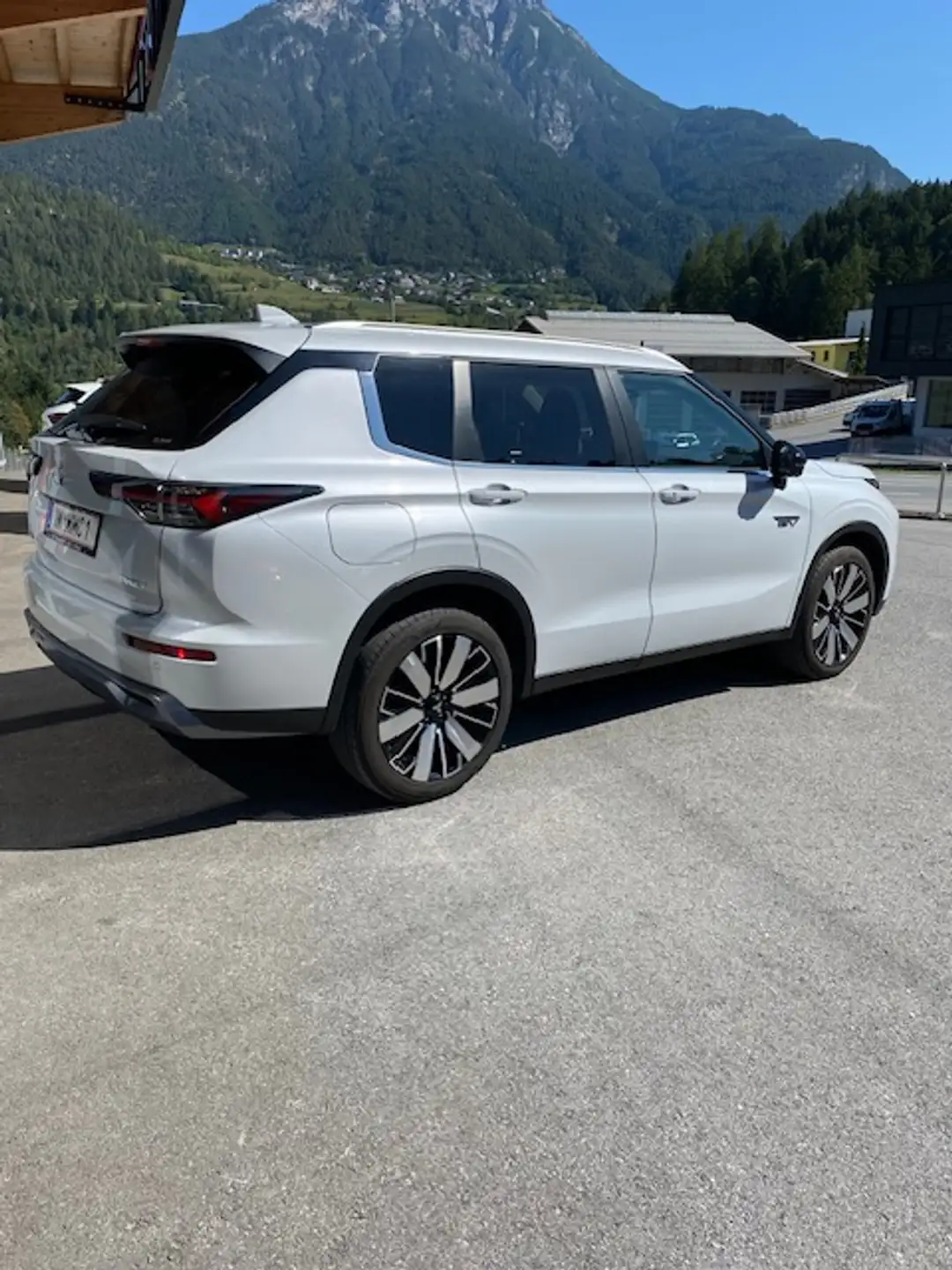 Mitsubishi Outlander PHEV Intense Bild 4