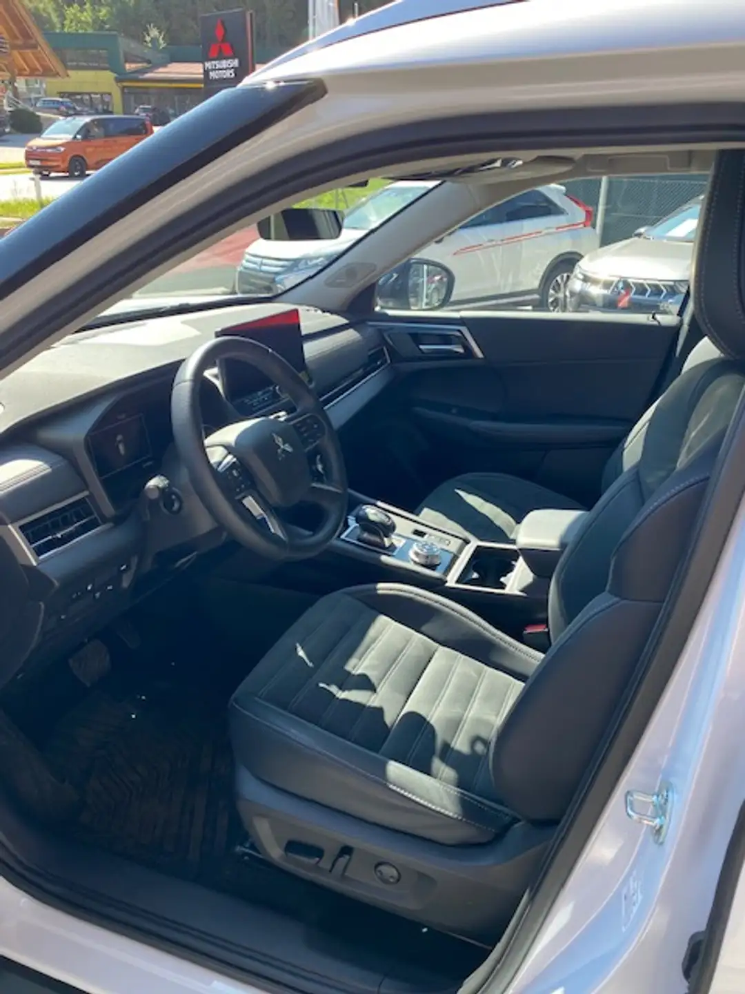 Mitsubishi Outlander PHEV Intense Bild 8