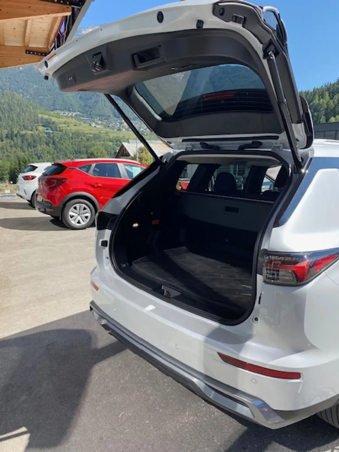 Mitsubishi Outlander PHEV Intense Bild 6