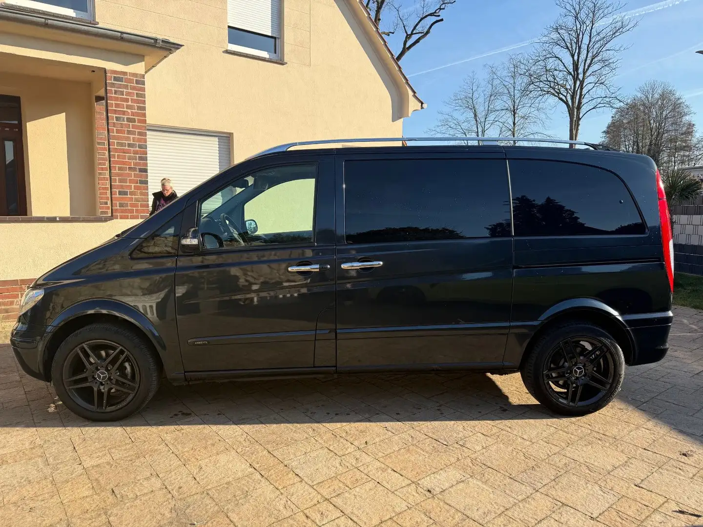 Mercedes-Benz Viano 3.2 V6 Ambiente+LPG Gas+Leder+Navi+8 Sitze Schwarz - 2