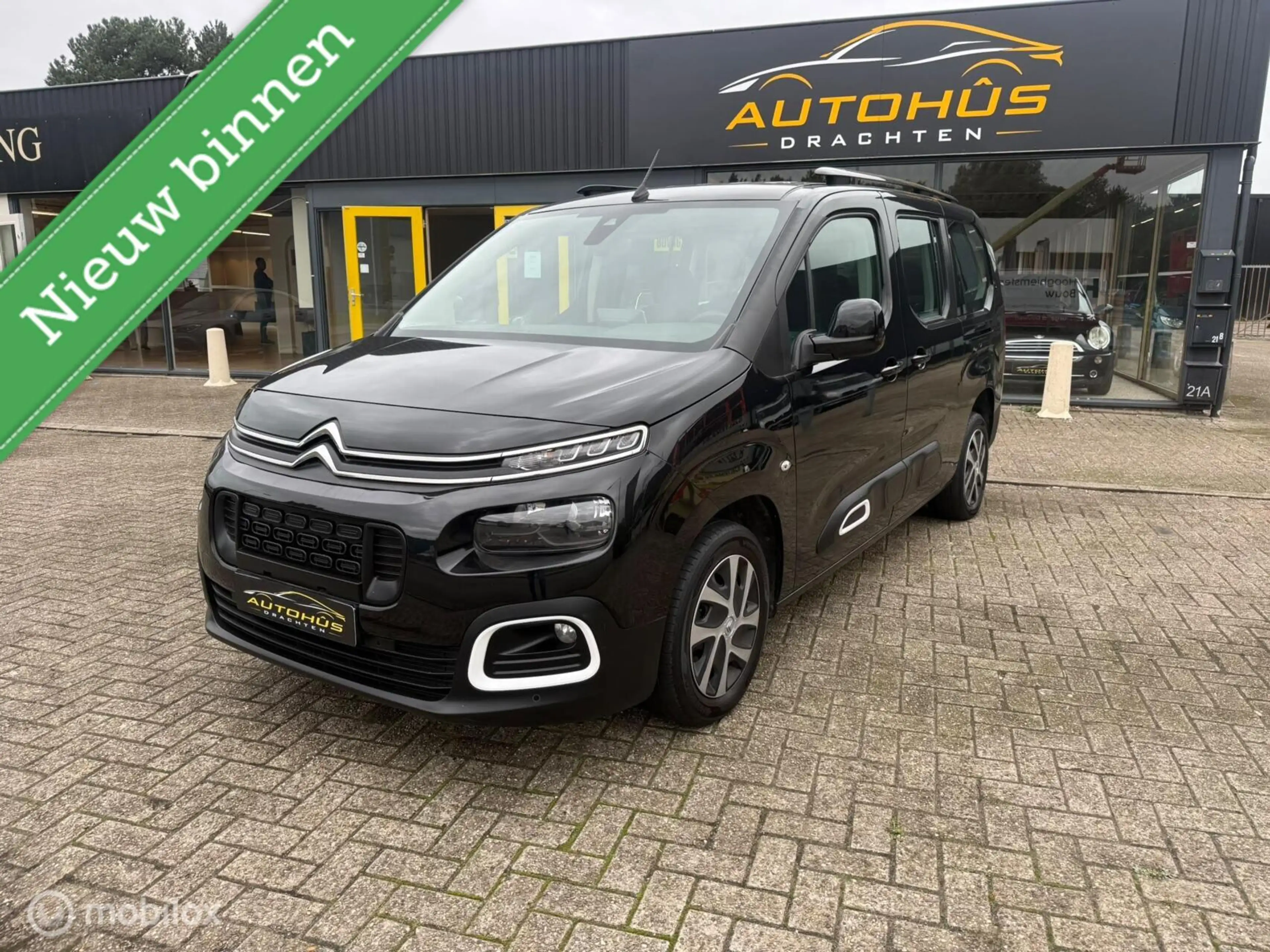 Citroen Berlingo XL 1.2 PureTech Shine 7p. clima cruise 69519 km