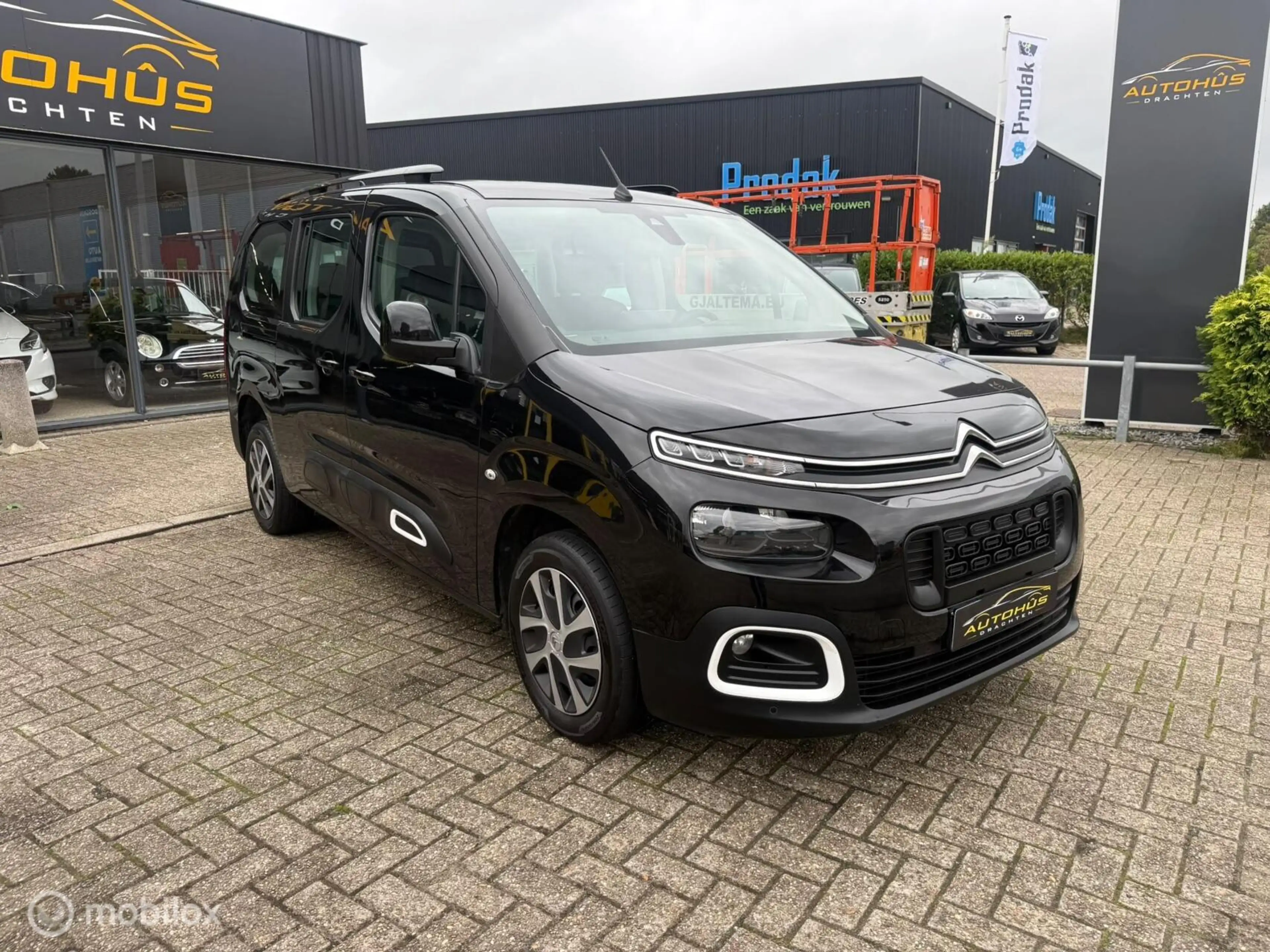 Citroen Berlingo XL 1.2 PureTech Shine 7p. clima cruise 69519 km — photo 7