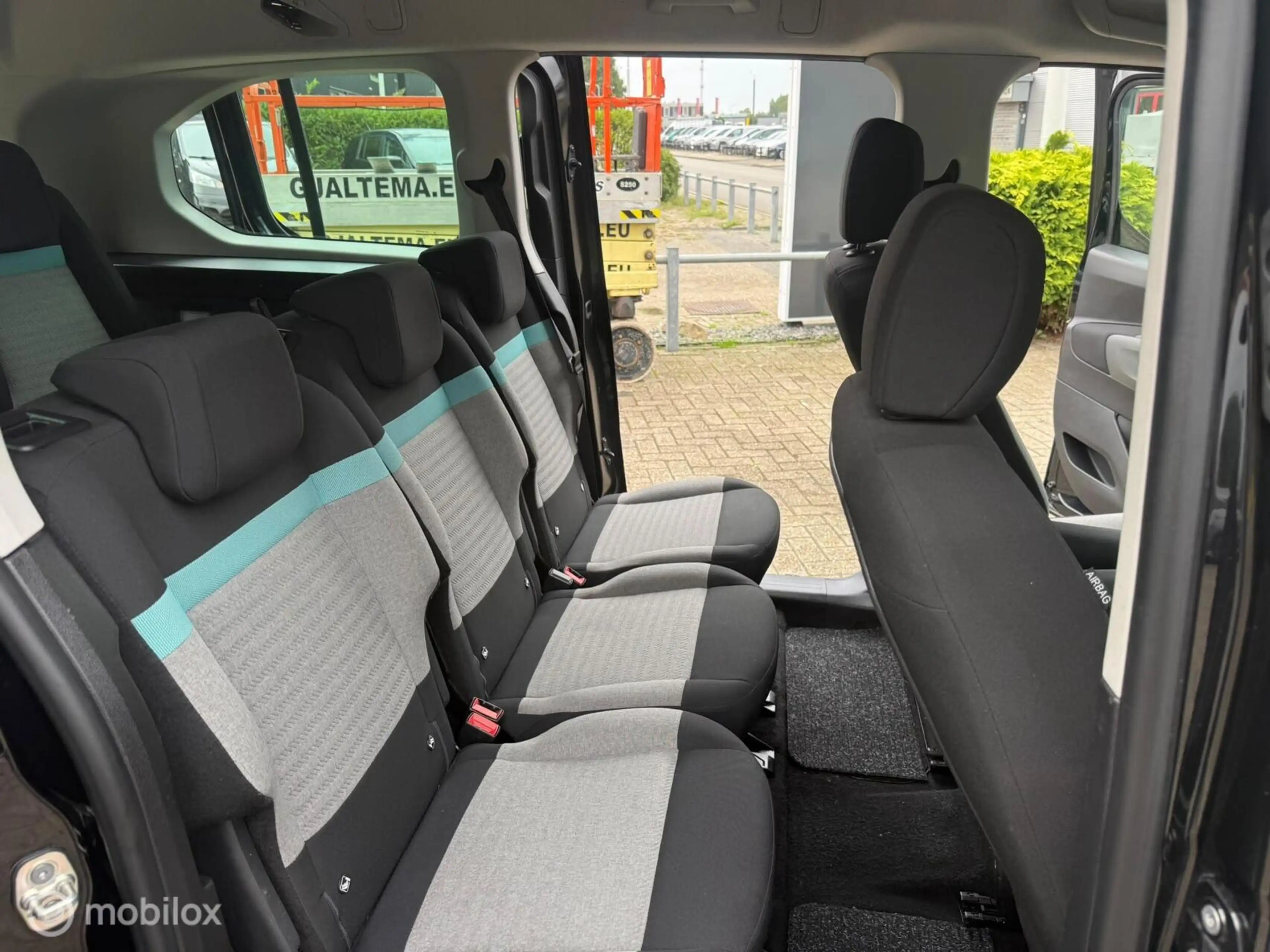 Citroen Berlingo XL 1.2 PureTech Shine 7p. clima cruise 69519 km — photo 10
