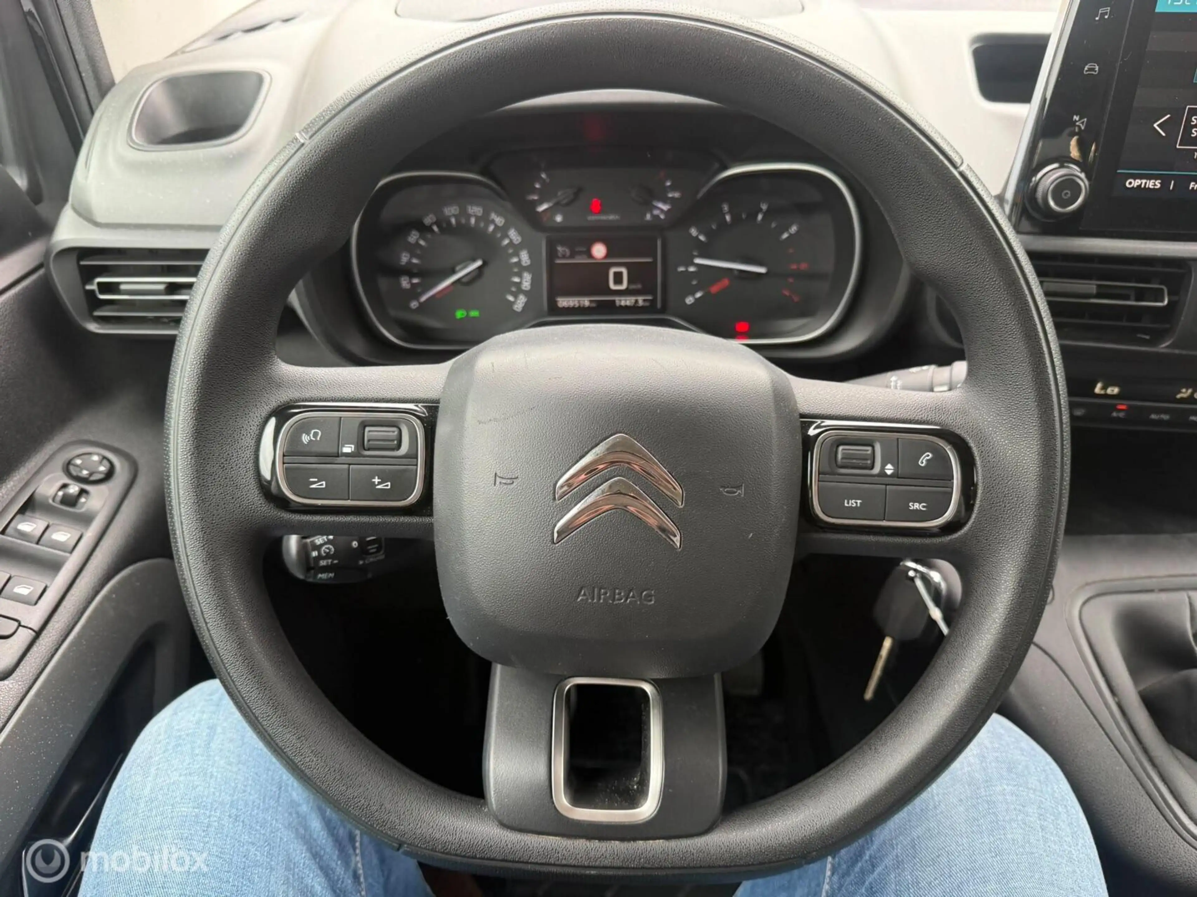 Citroen Berlingo XL 1.2 PureTech Shine 7p. clima cruise 69519 km — photo 14