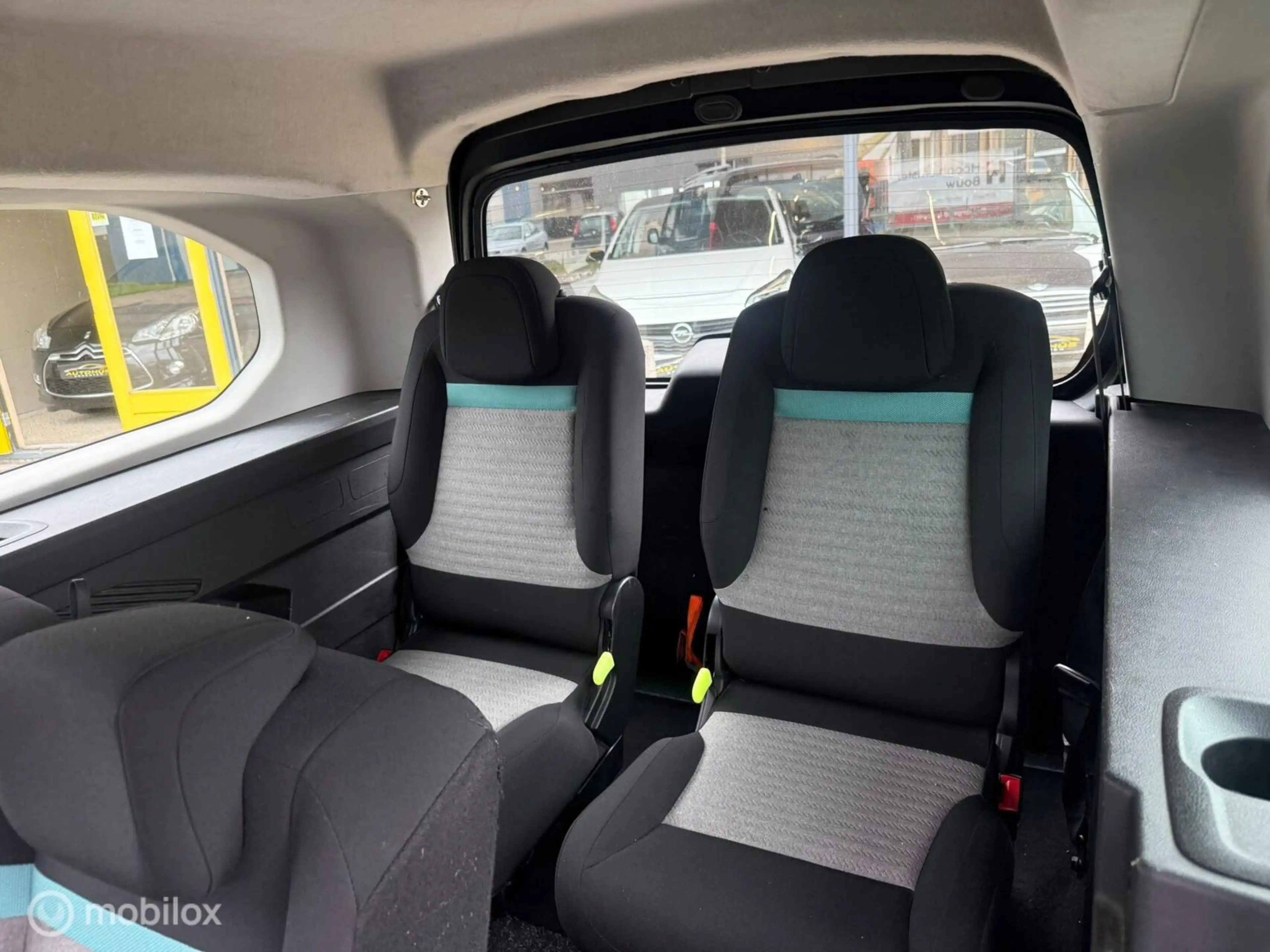 Citroen Berlingo XL 1.2 PureTech Shine 7p. clima cruise 69519 km — photo 12