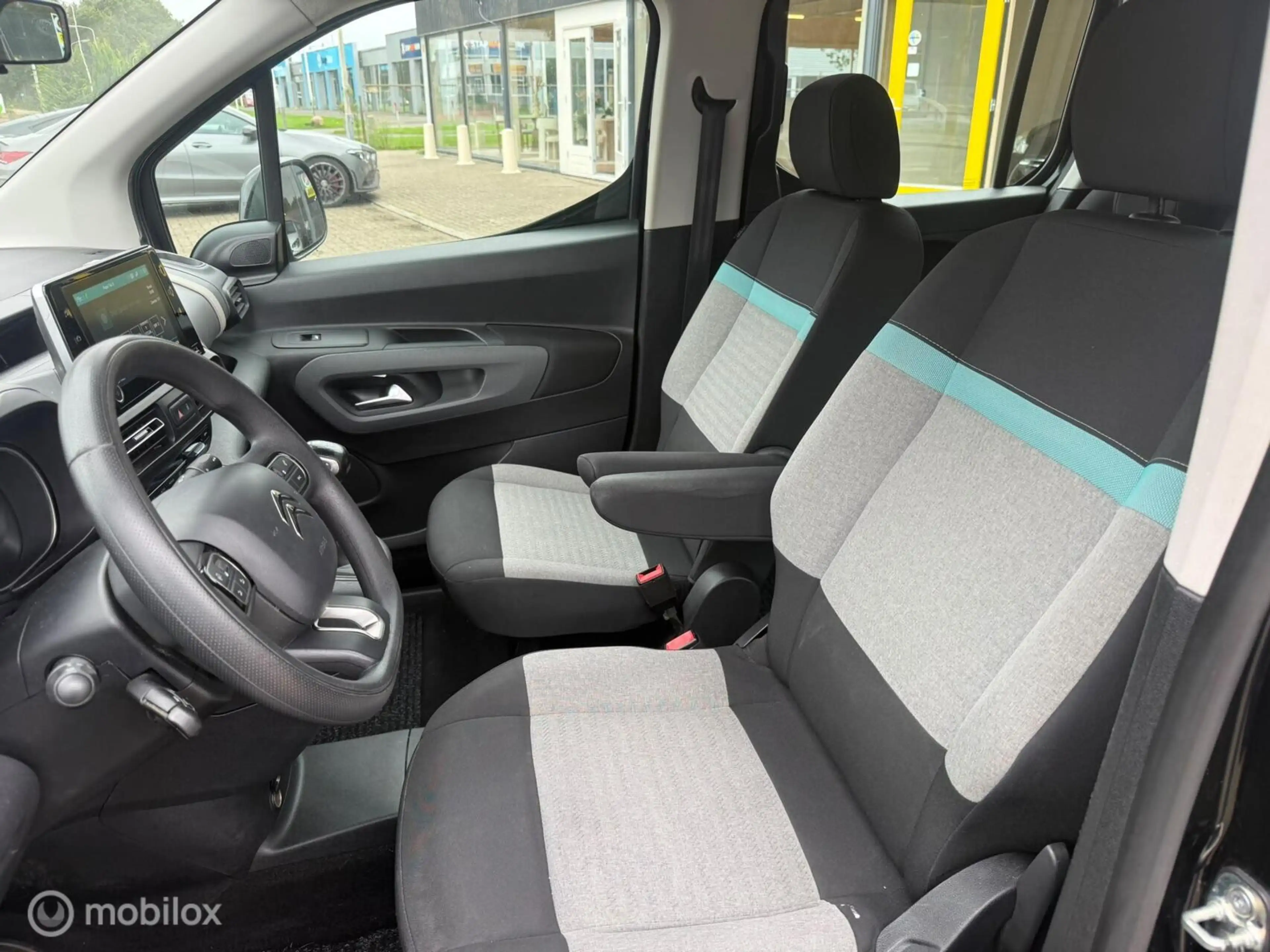 Citroen Berlingo XL 1.2 PureTech Shine 7p. clima cruise 69519 km — photo 9