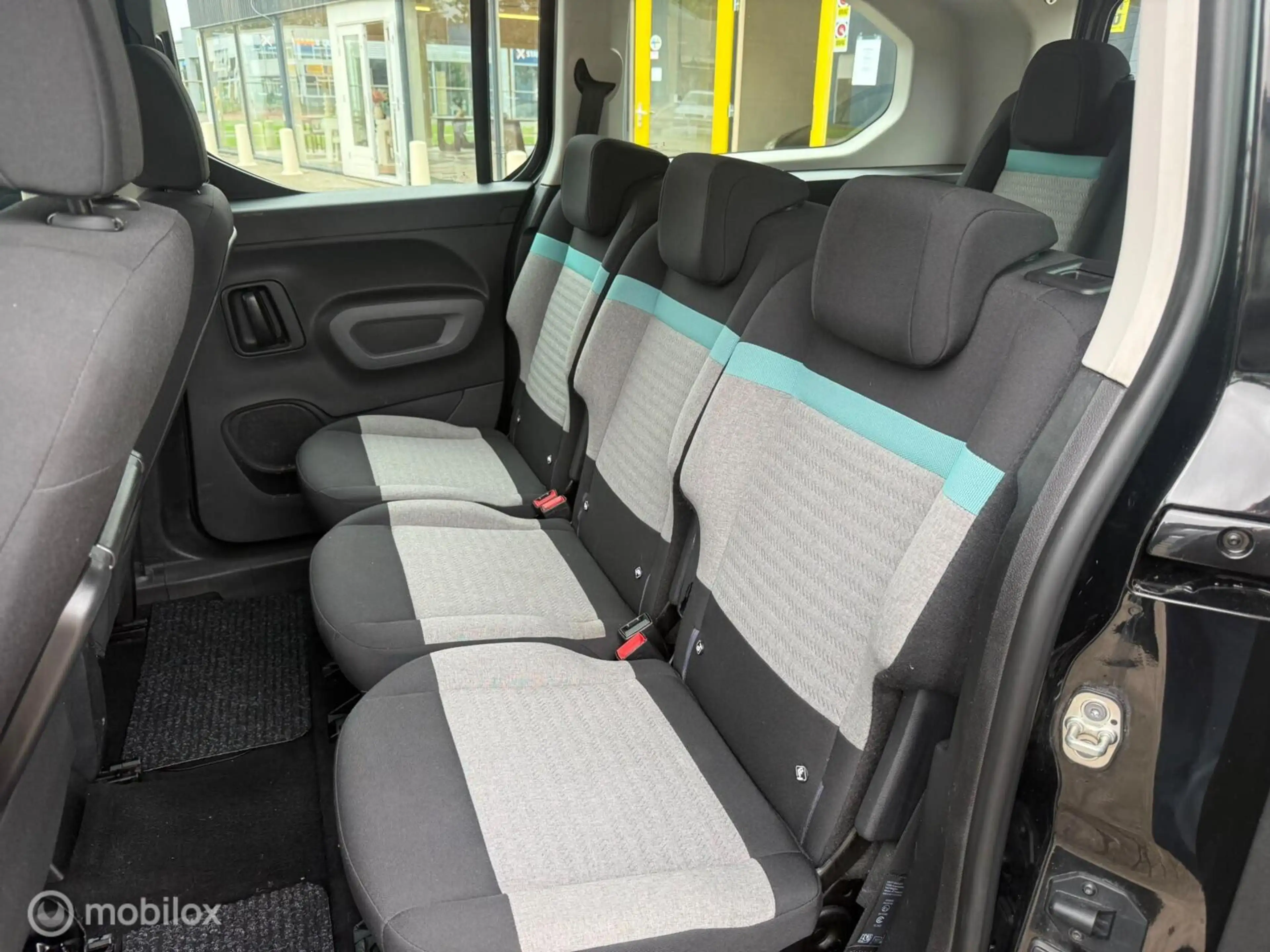 Citroen Berlingo XL 1.2 PureTech Shine 7p. clima cruise 69519 km — photo 11