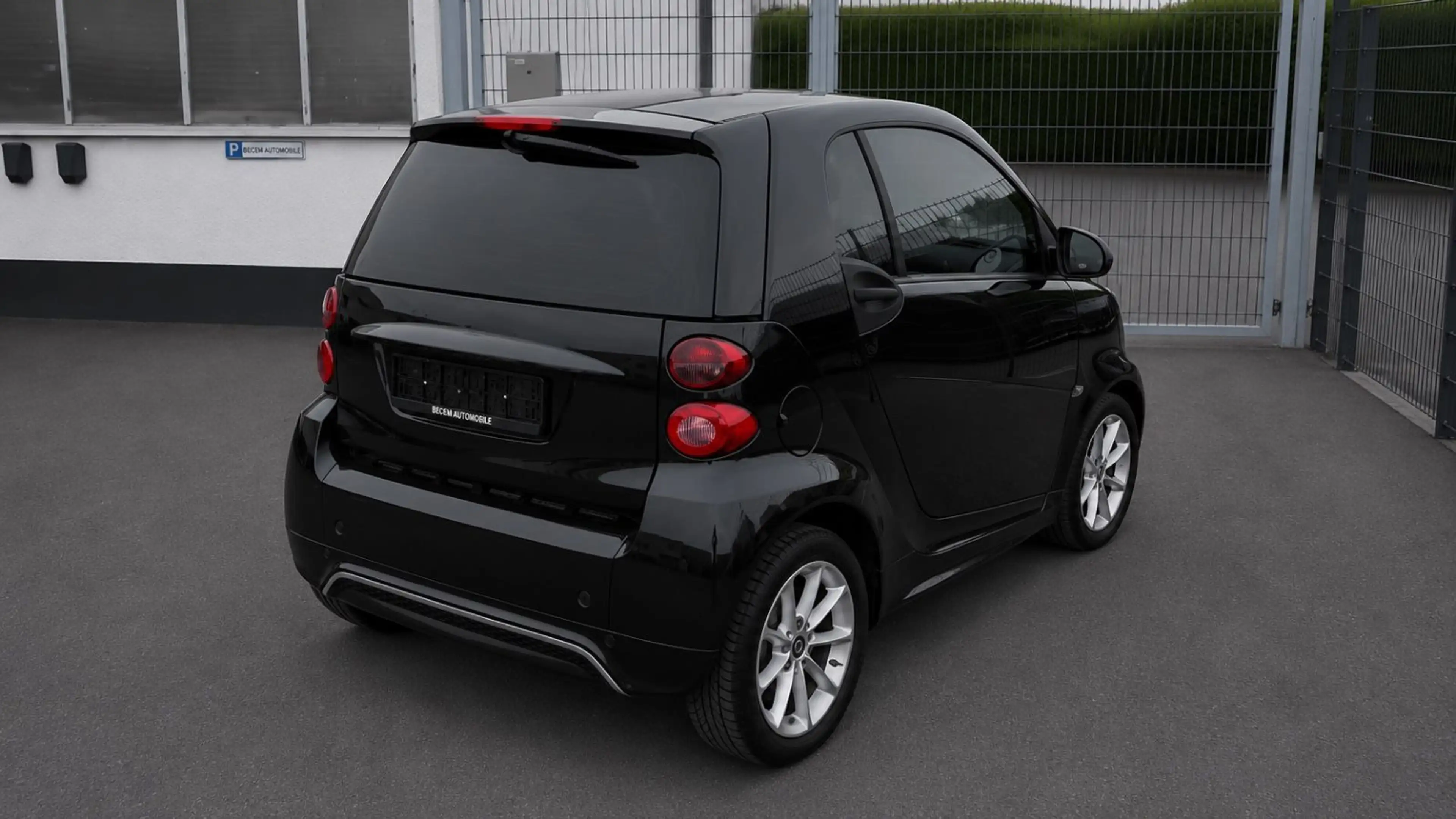 smart forTwo 71PS*SERVO * PANO * CARPLAY * SHZ * KLIMA — photo 8