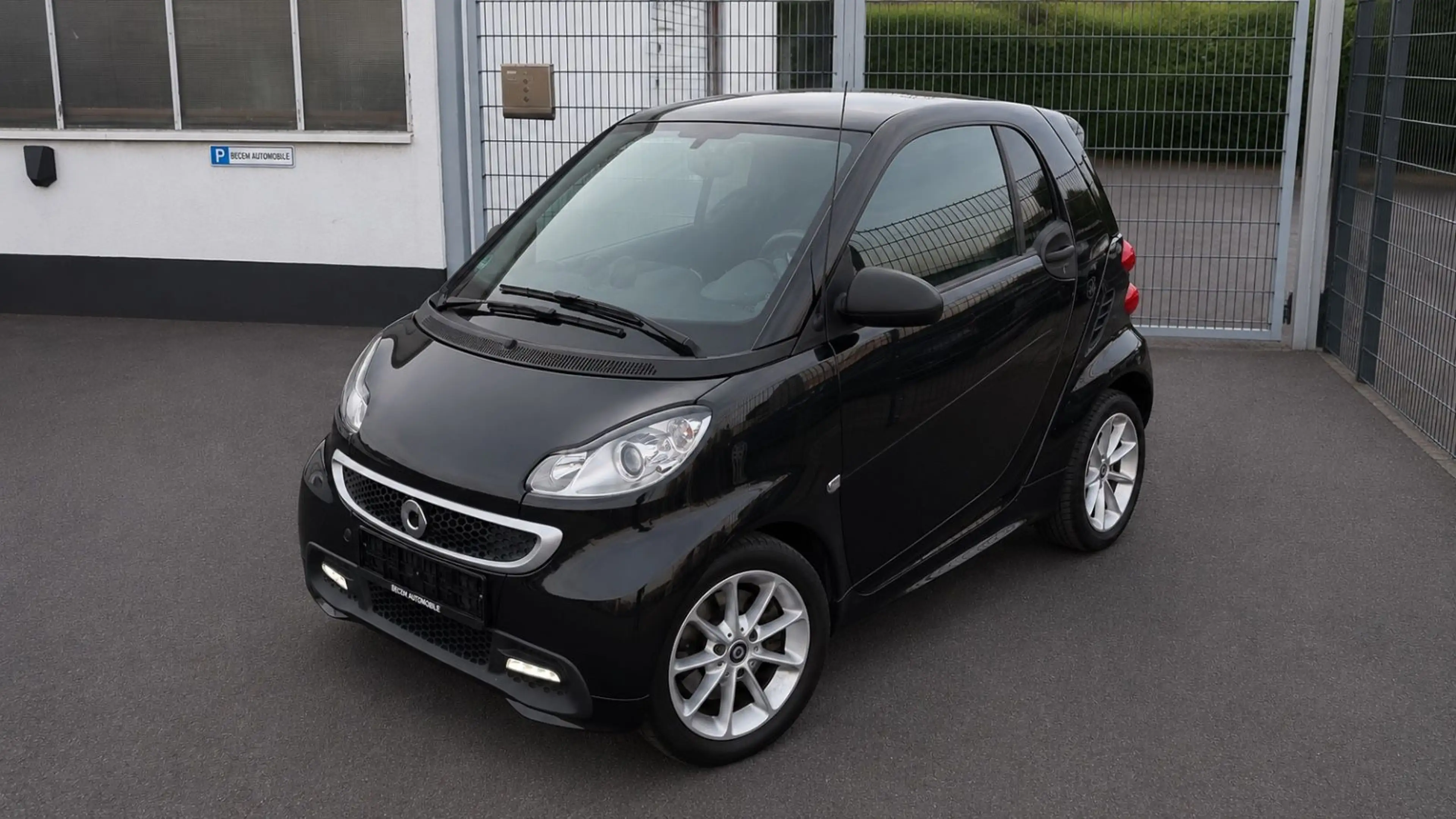 smart forTwo 71PS*SERVO * PANO * CARPLAY * SHZ * KLIMA
