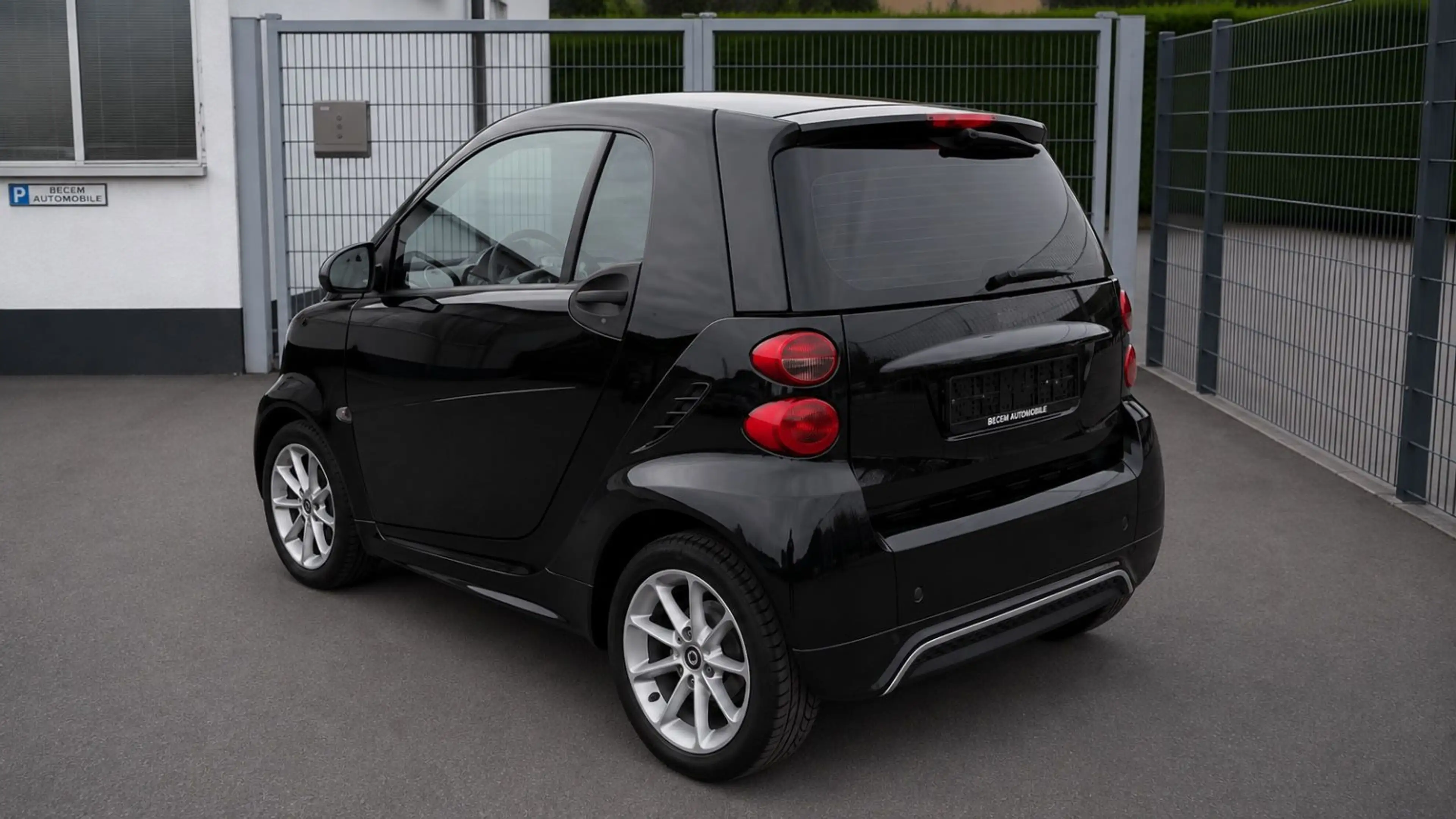 smart forTwo 71PS*SERVO * PANO * CARPLAY * SHZ * KLIMA — photo 6