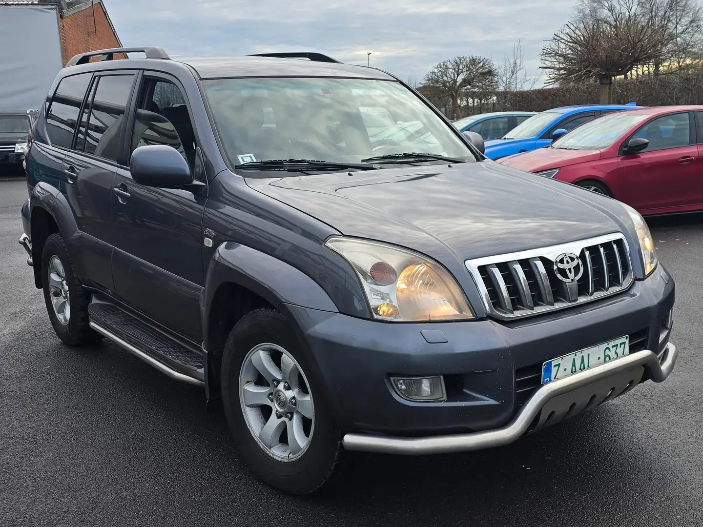 Toyota Land Cruiser Land Cruiser D-4D Automatik Executive sol only Afr Grau - 1