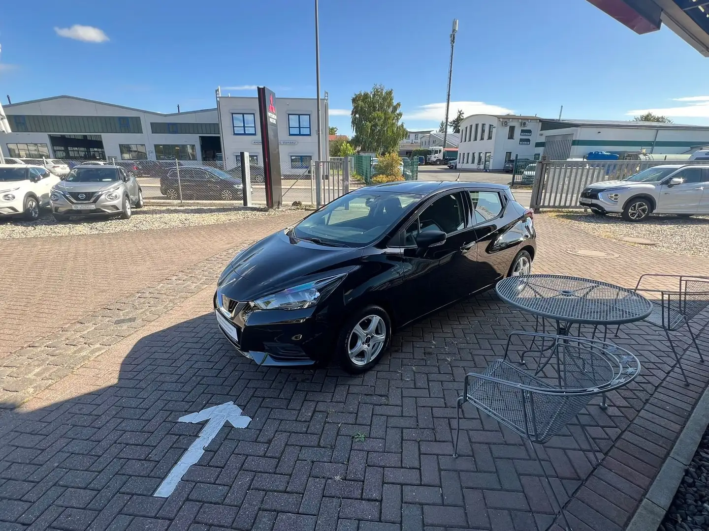 Nissan Micra Visia Plus 24 Mon. Garantie Schwarz - 1