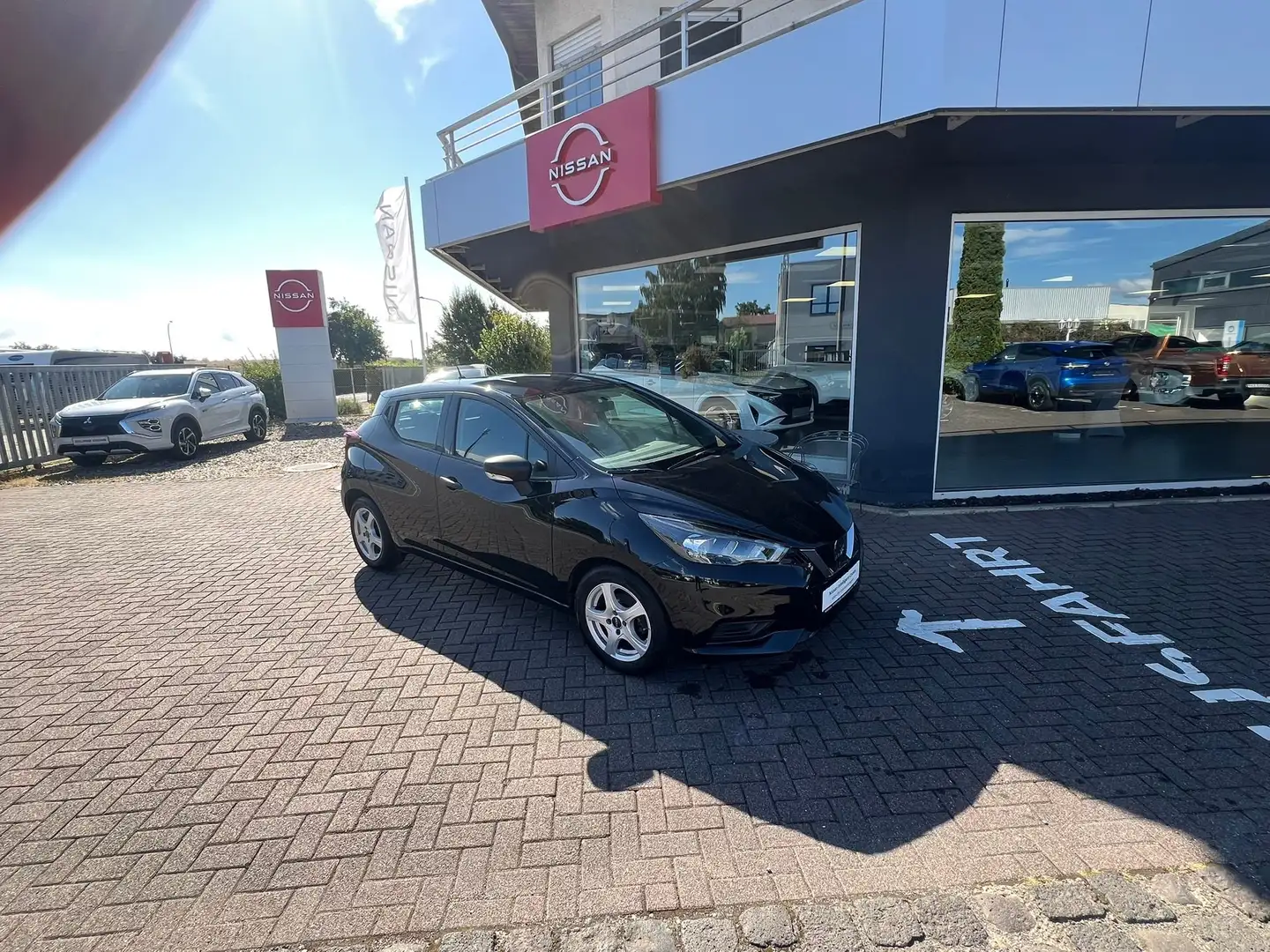 Nissan Micra Visia Plus 24 Mon. Garantie Schwarz - 2