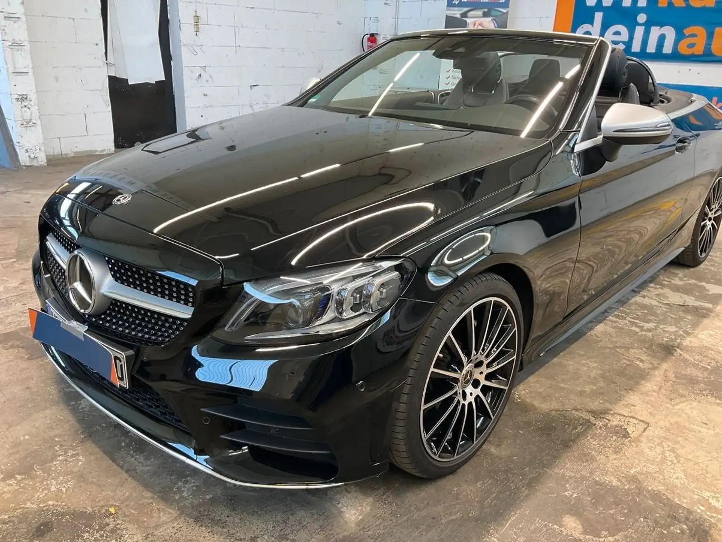 Mercedes-Benz C 180 CABRIOLET AMG LINE NAV LED CAMERA AIRSCARF Schwarz - 1
