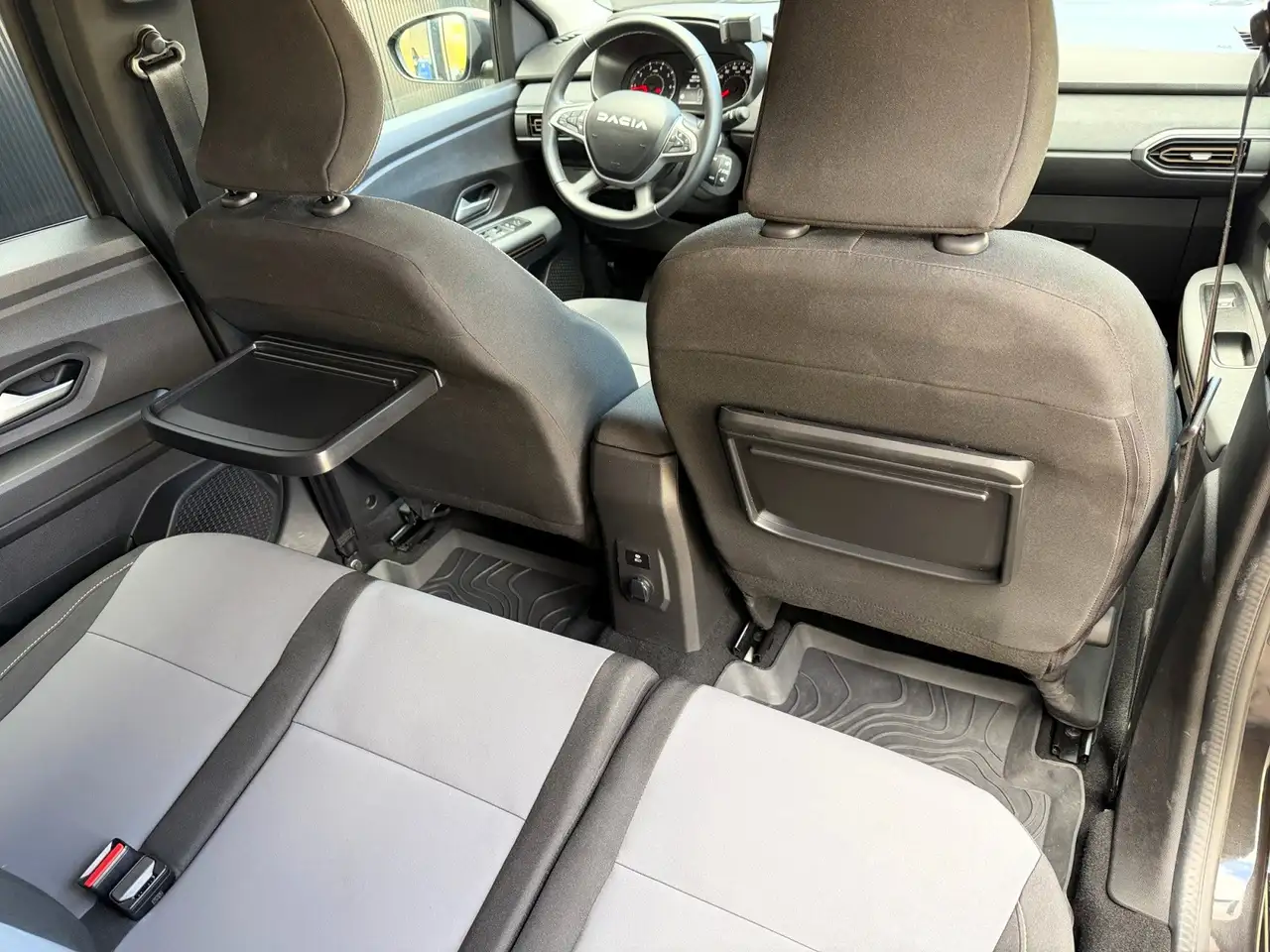 Dacia Jogger 1.0TCE110*7PL*EXTREME*6MT*CARPLAY*CAMERA*GARANTIE 17