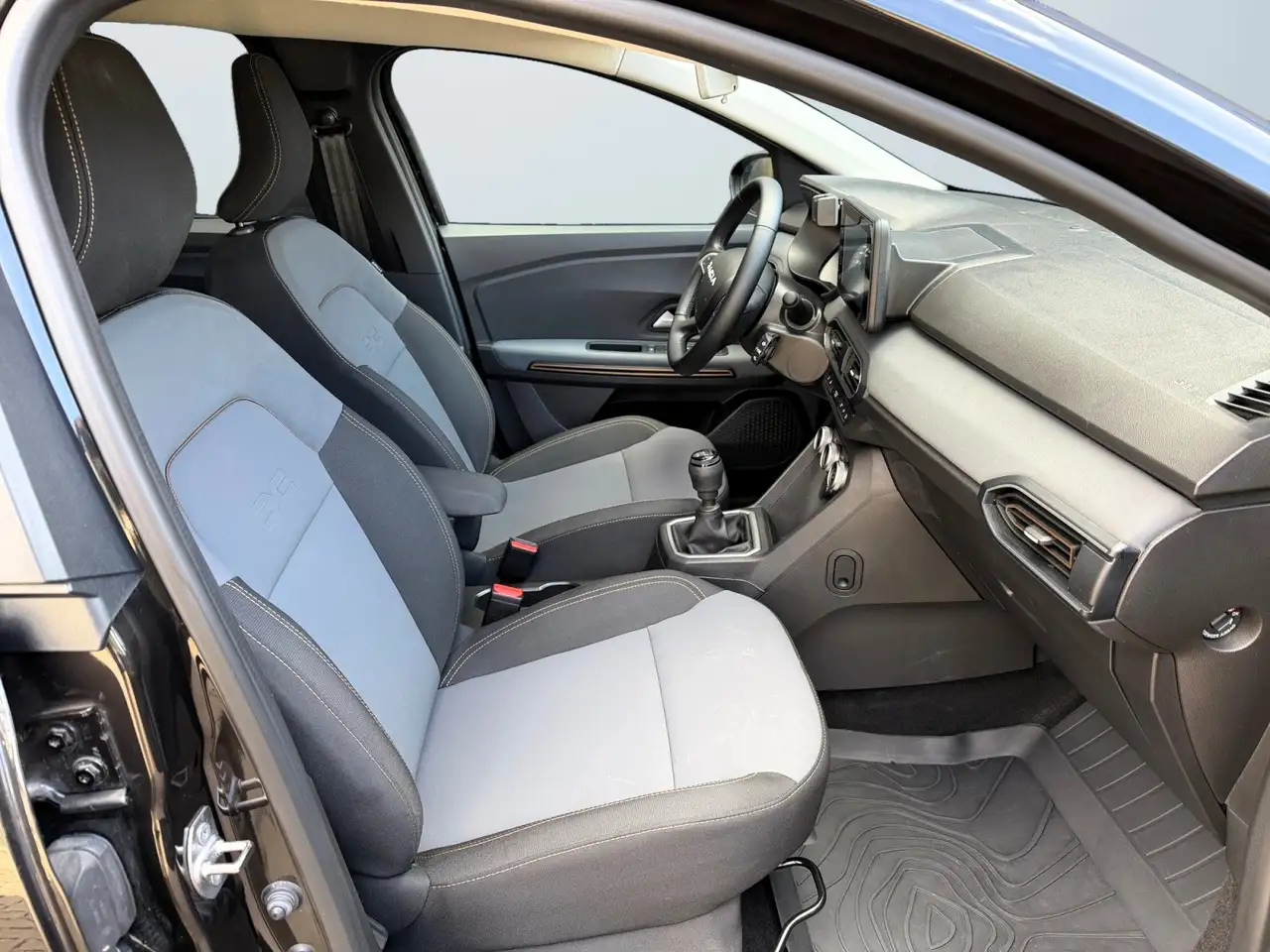 Dacia Jogger 1.0TCE110*7PL*EXTREME*6MT*CARPLAY*CAMERA*GARANTIE 15