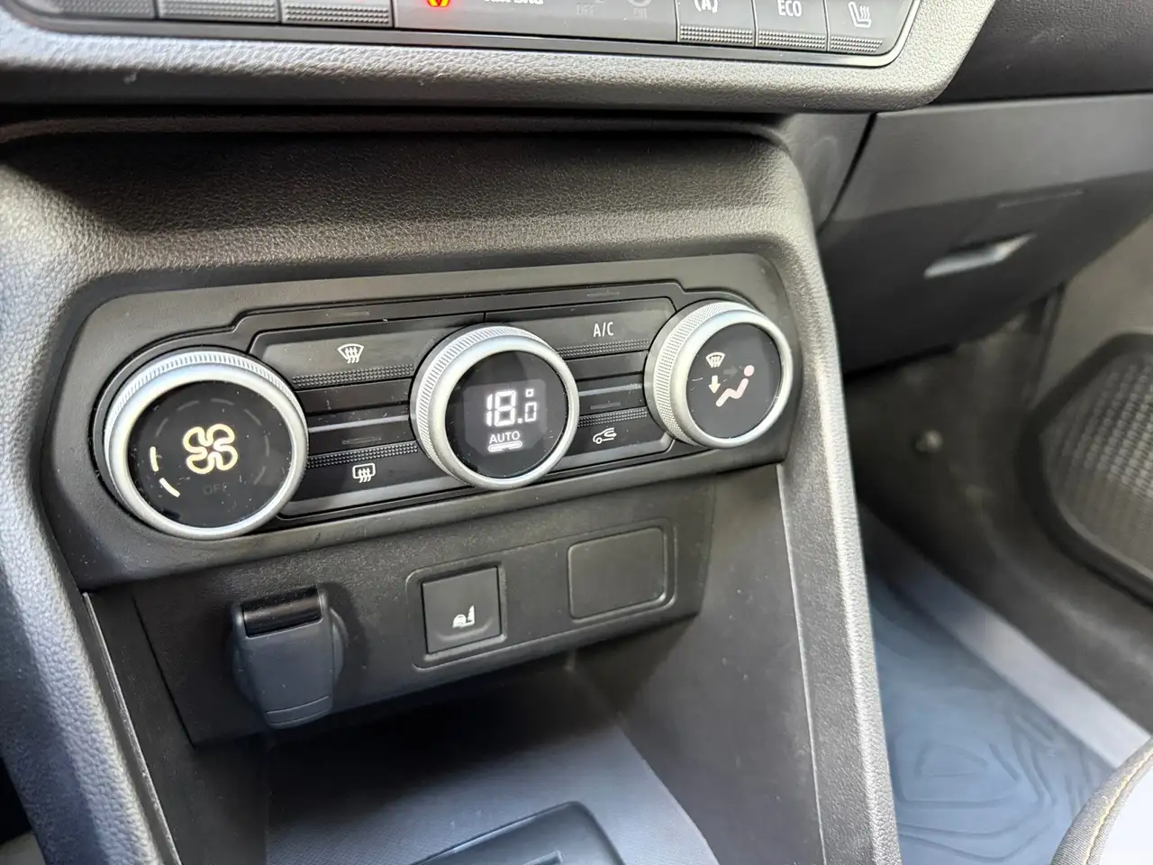 Dacia Jogger 1.0TCE110*7PL*EXTREME*6MT*CARPLAY*CAMERA*GARANTIE 25