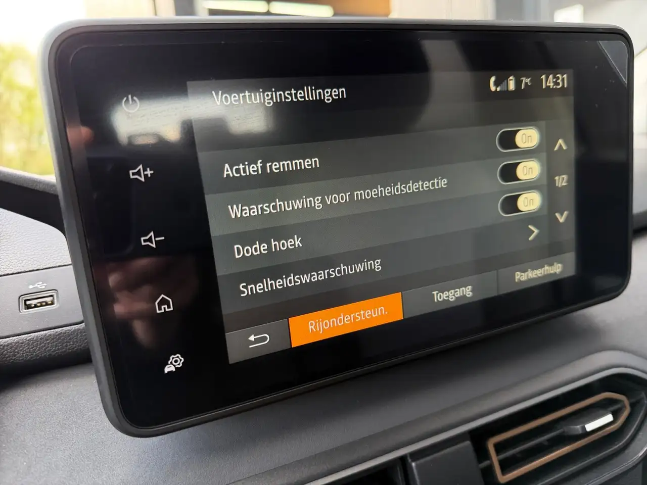 Dacia Jogger 1.0TCE110*7PL*EXTREME*6MT*CARPLAY*CAMERA*GARANTIE 28
