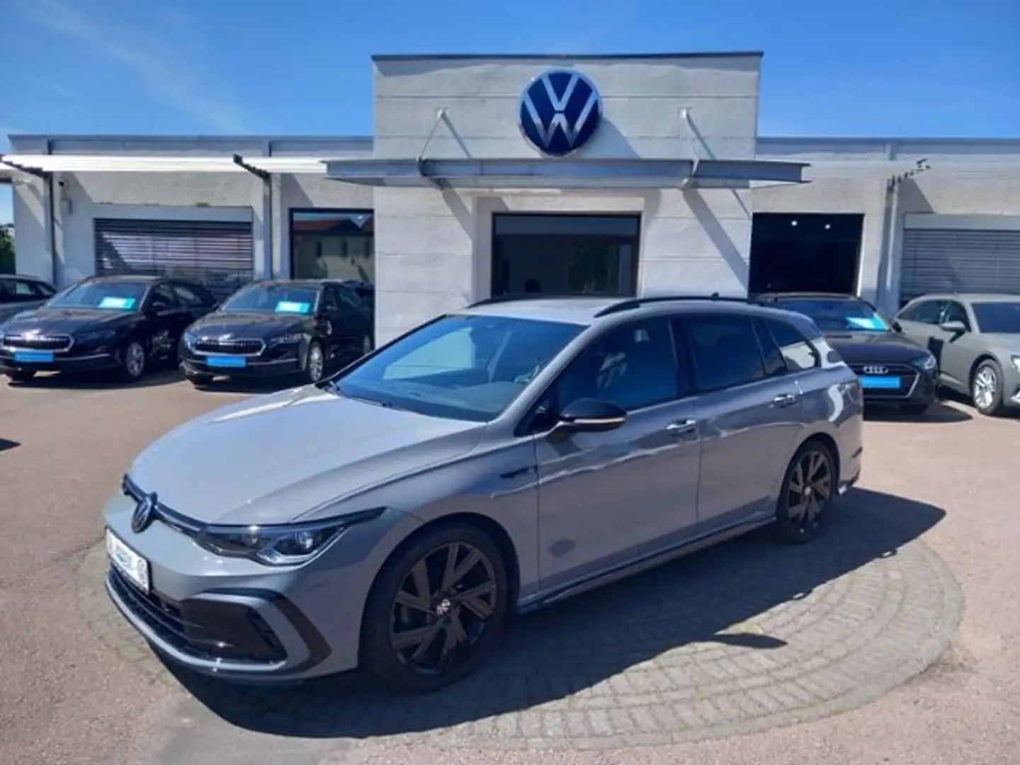 Volkswagen Golf VIII Variant 1.5 TSI R-Line,Black Style, Na Grijs - 2