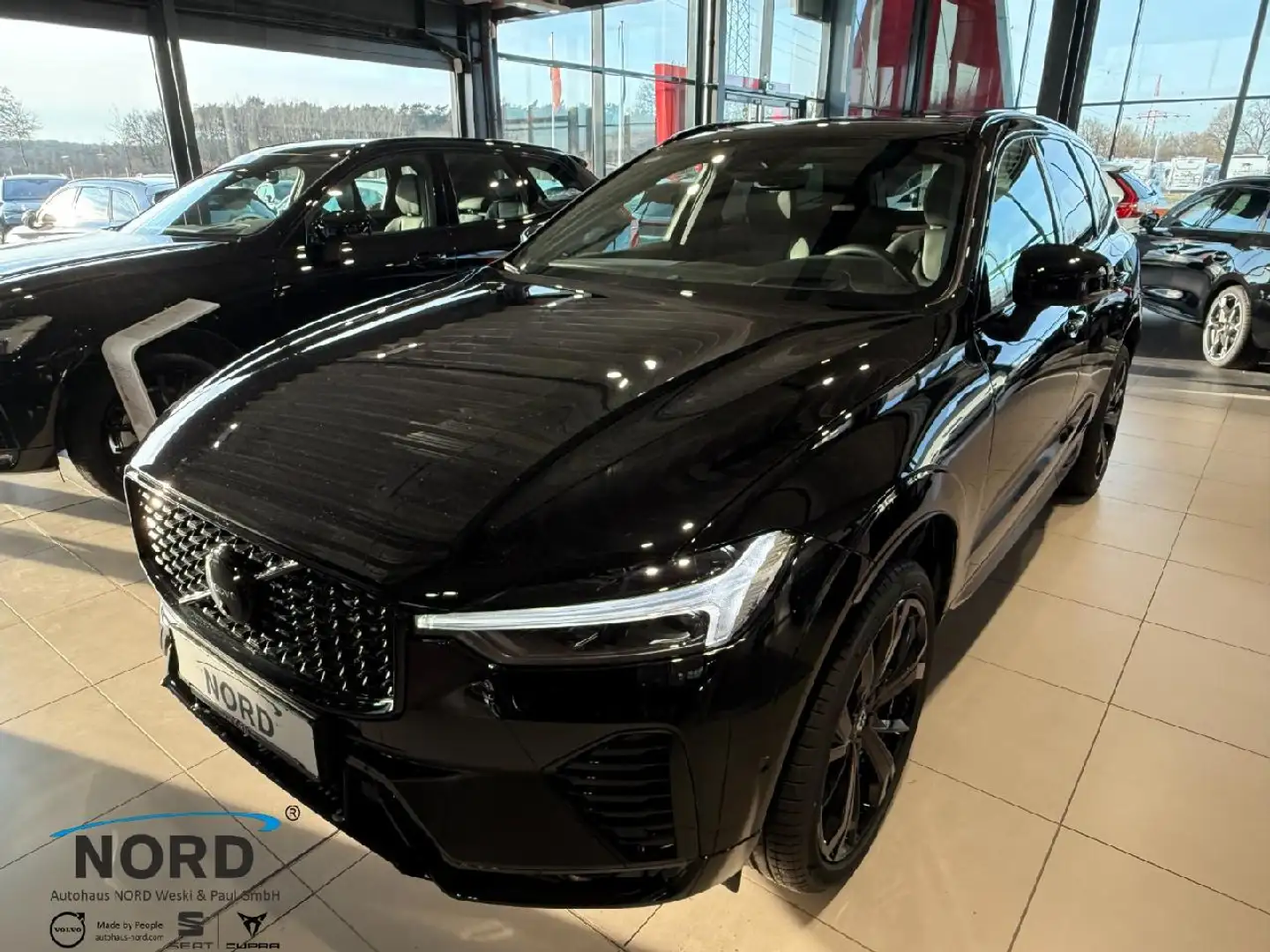 Volvo XC60 Ultra Black Edition AWD Schwarz - 1