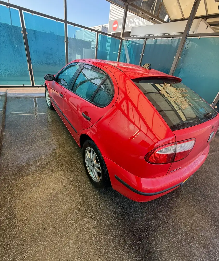 SEAT Leon 1.6-16V Stella Rood - 1