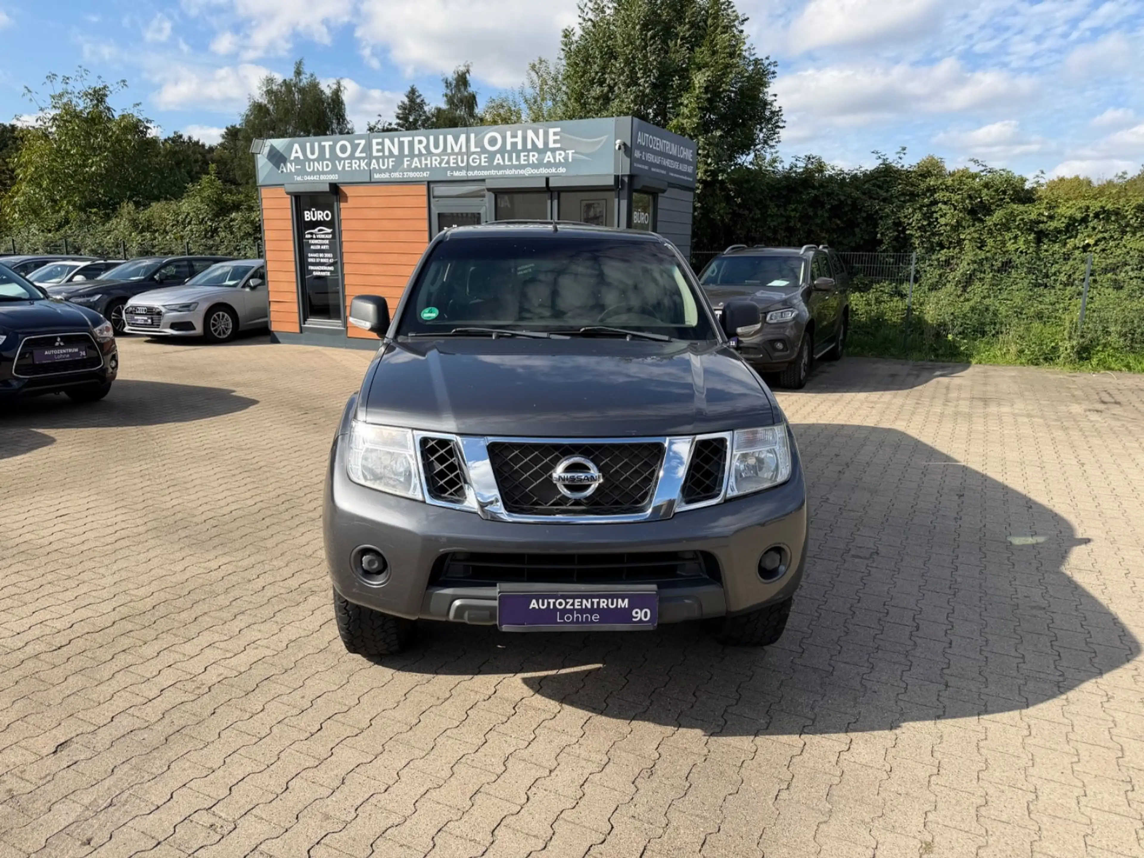 Nissan Navara Pickup Double Cab LE 4X4/AHK/ — photo 2