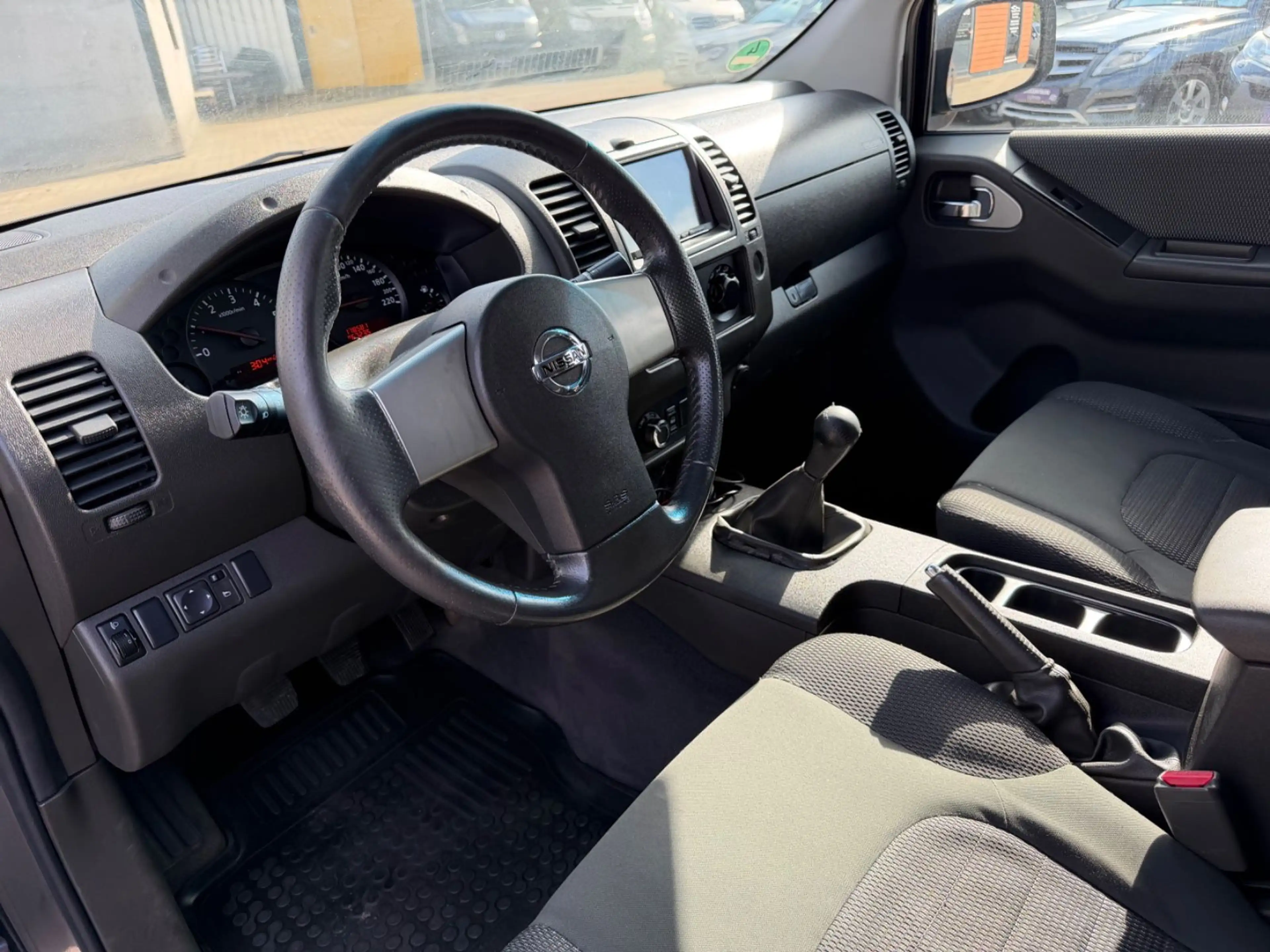 Nissan Navara Pickup Double Cab LE 4X4/AHK/ — photo 10