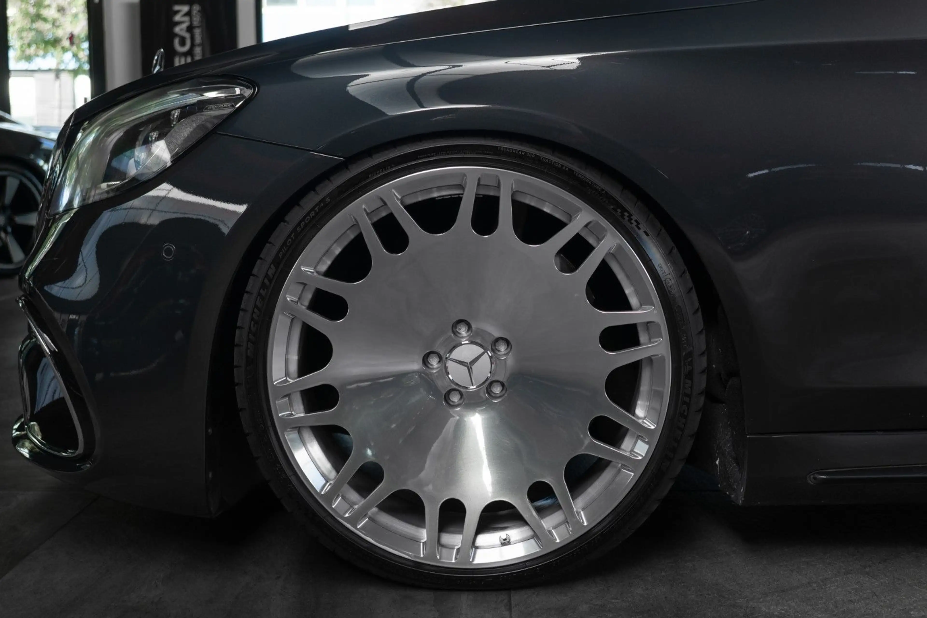 Mercedes-Benz S 560 4M LANG #MANUFAKTUR #AMG #1ST-CLASS #TISCH — photo 13