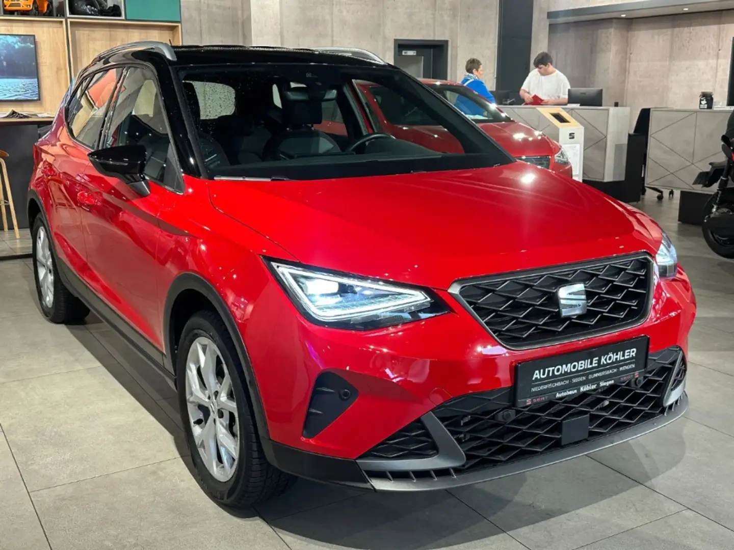 SEAT Arona FR 1.0 TSI / Navi/VollLED/Ganzjahresreifen/XL Pake Rot - 2