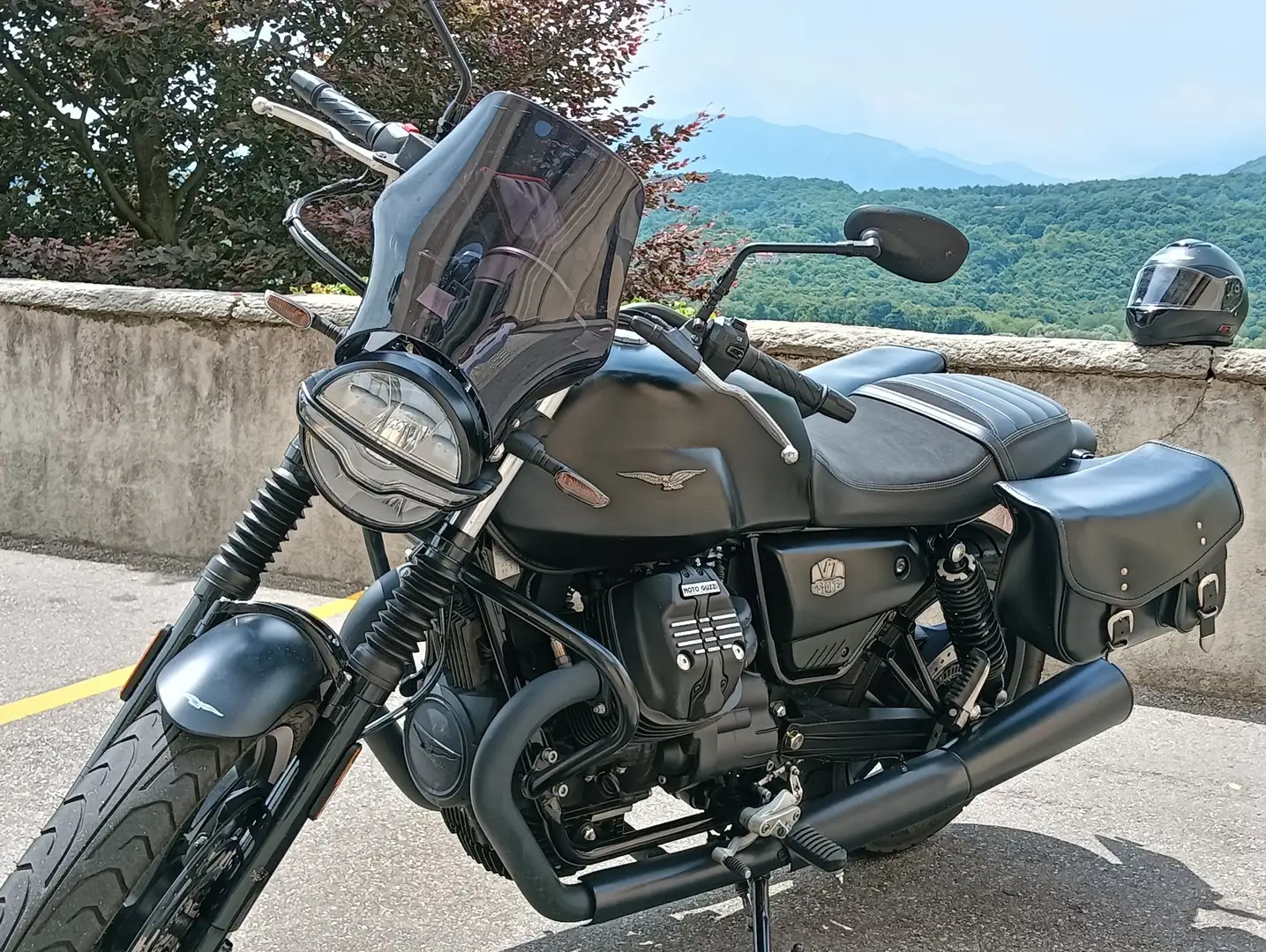 Moto Guzzi V 7 stone Noir - 2