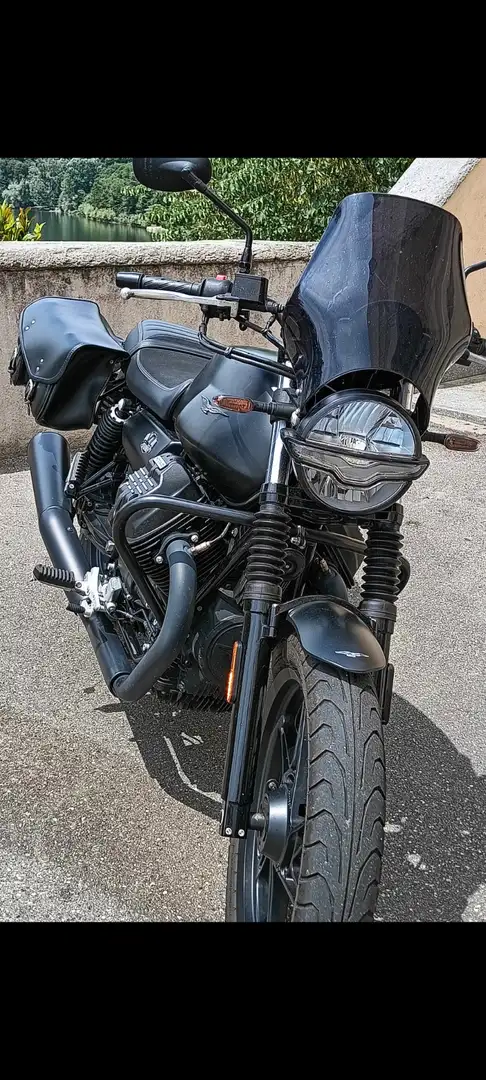 Moto Guzzi V 7 stone Noir - 1
