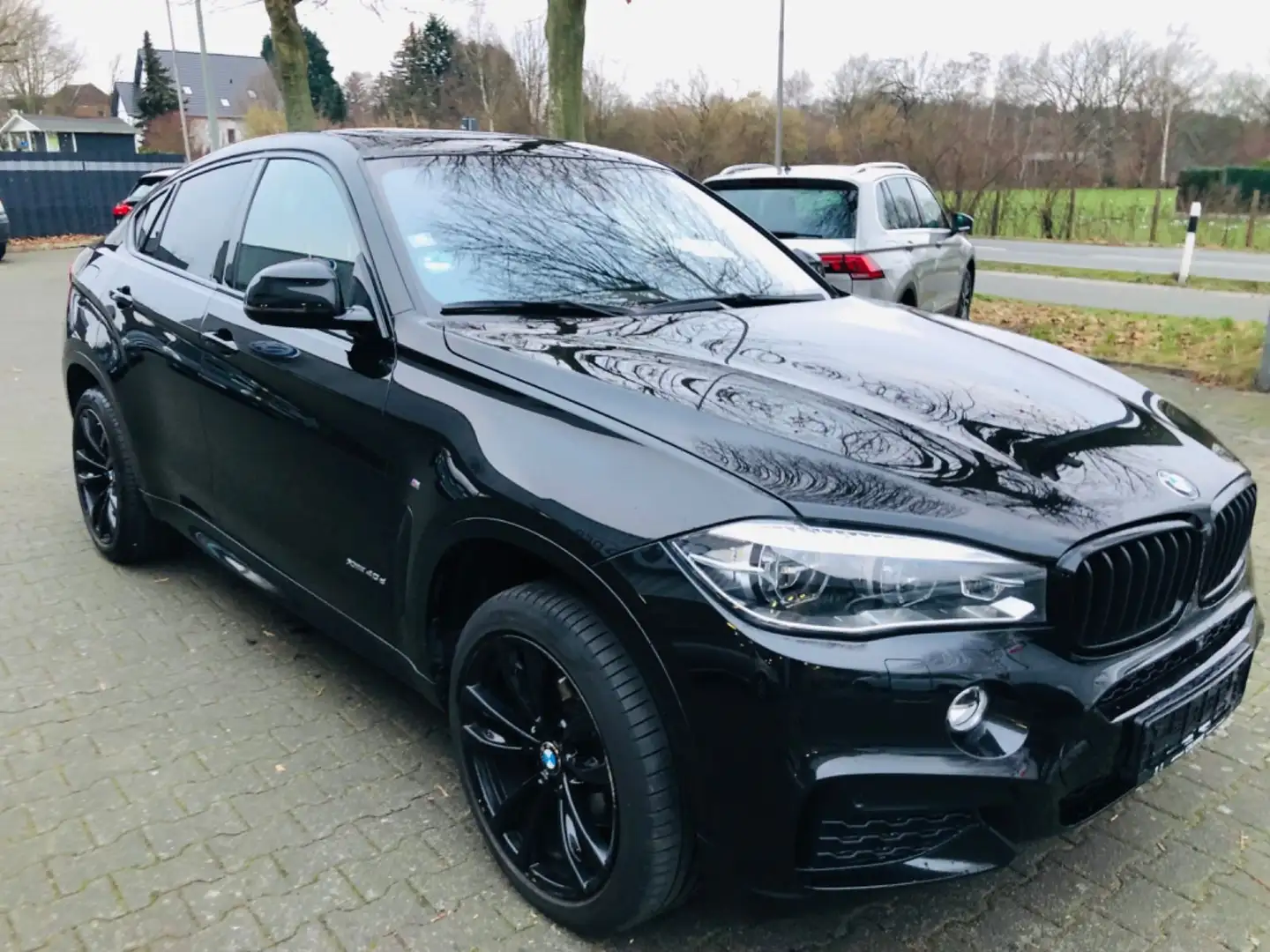 BMW X6 xDrive 40 d/M-Sport-Paket/Standh/Schiebedach Schwarz - 1