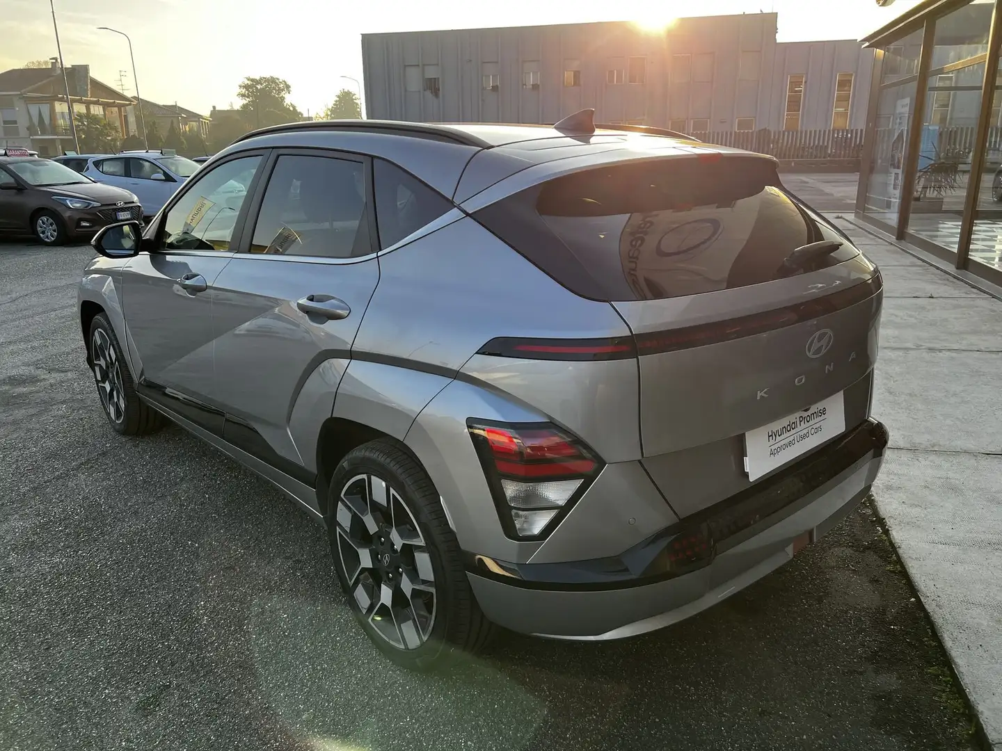 Hyundai KONA EV 64.8 KWh Exclusive + pompa di calore Argento - 2