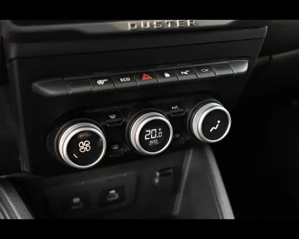Dacia Duster view 24