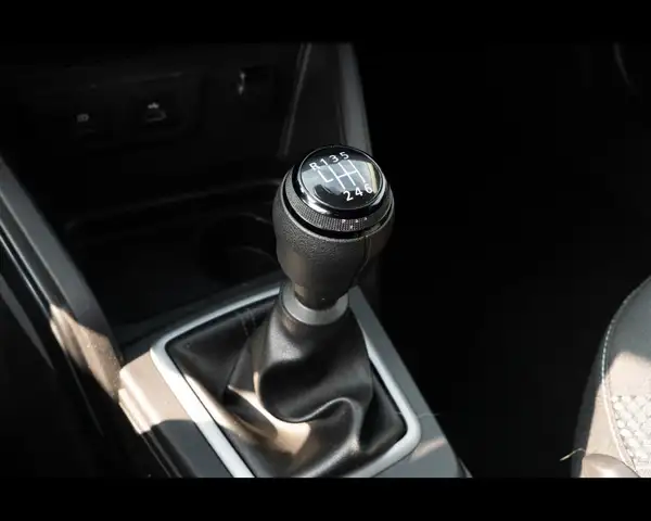 Dacia Duster view 26