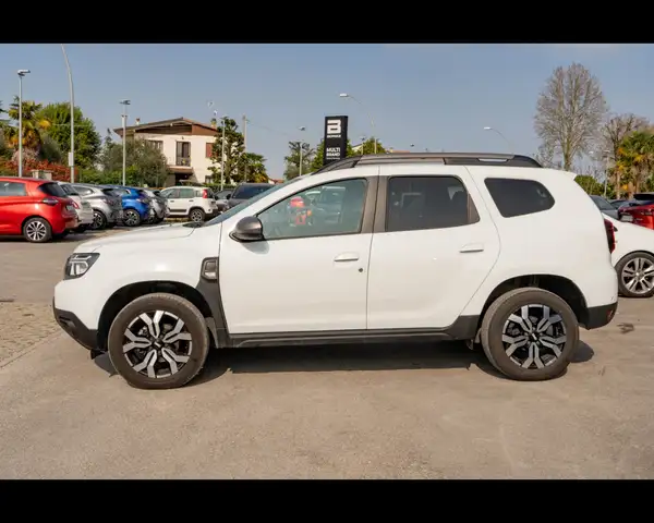 Dacia Duster view 2