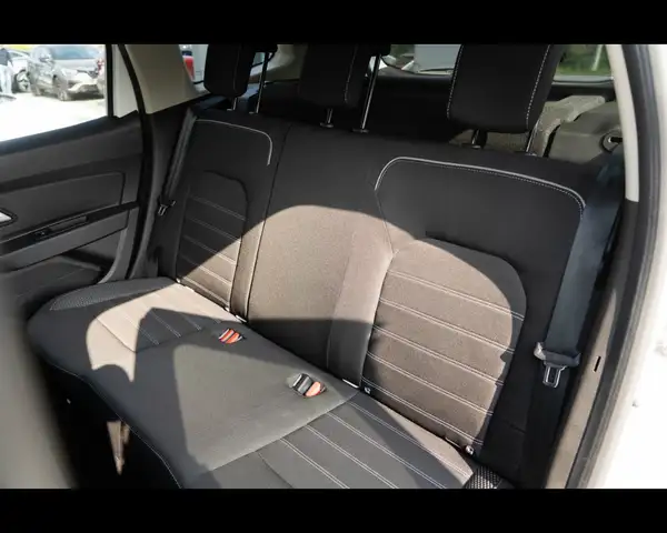 Dacia Duster view 13