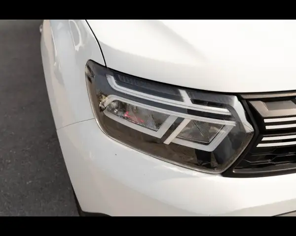 Dacia Duster view 29
